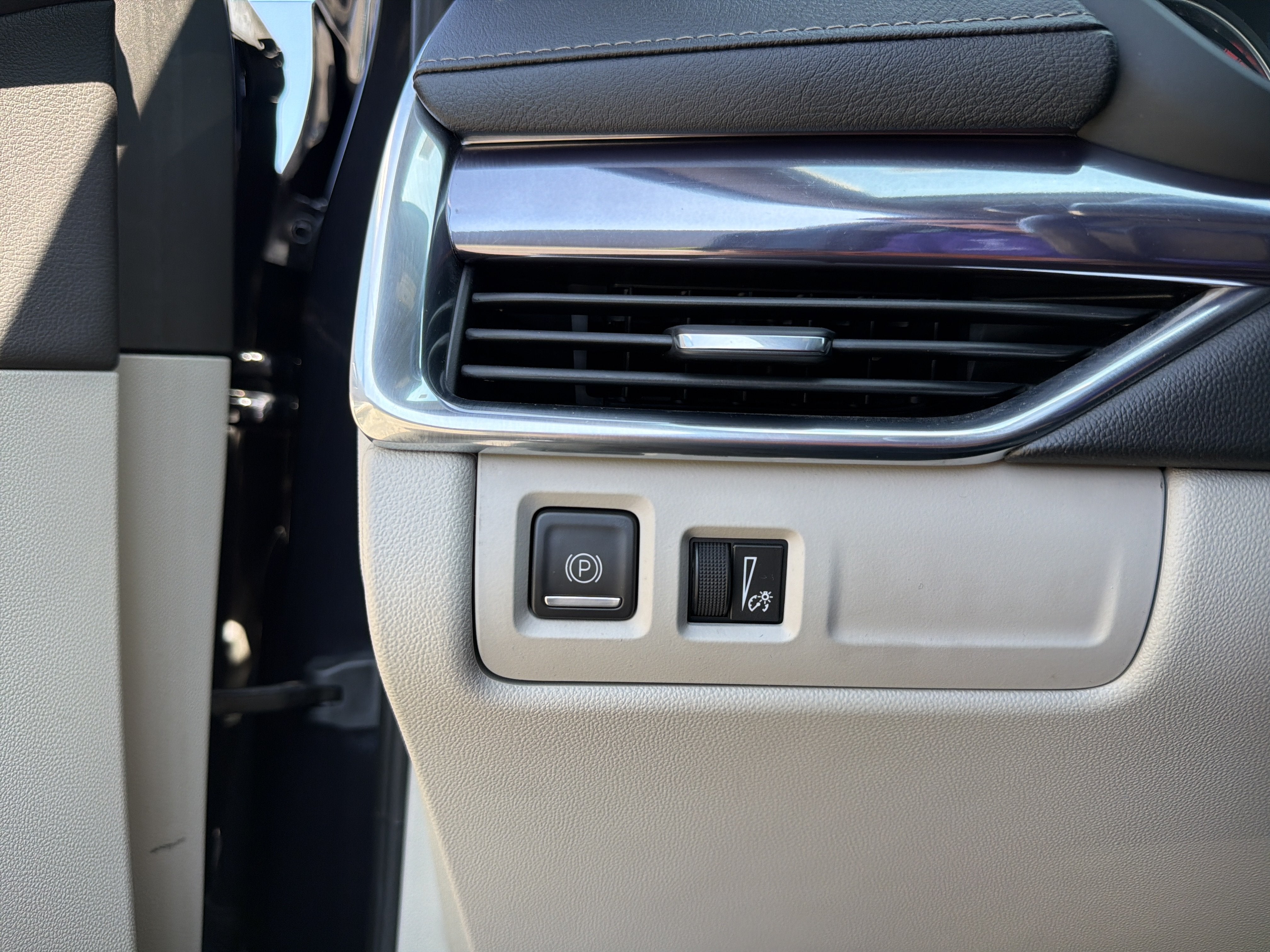 2023 Cadillac XT4 AWD Luxury
