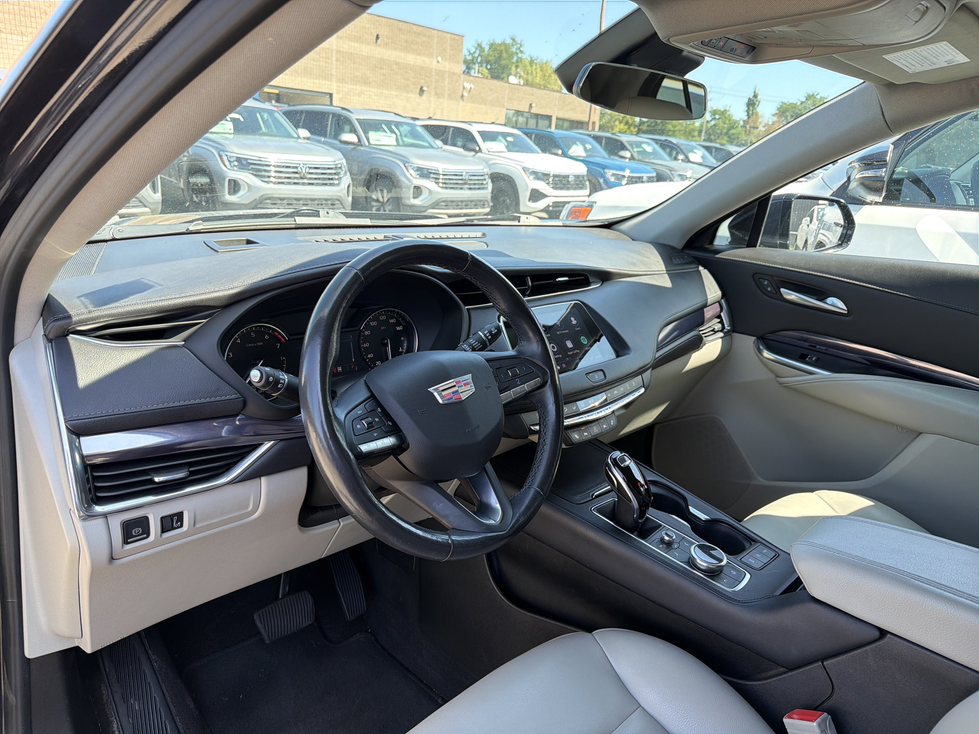 2023 Cadillac XT4 AWD Luxury