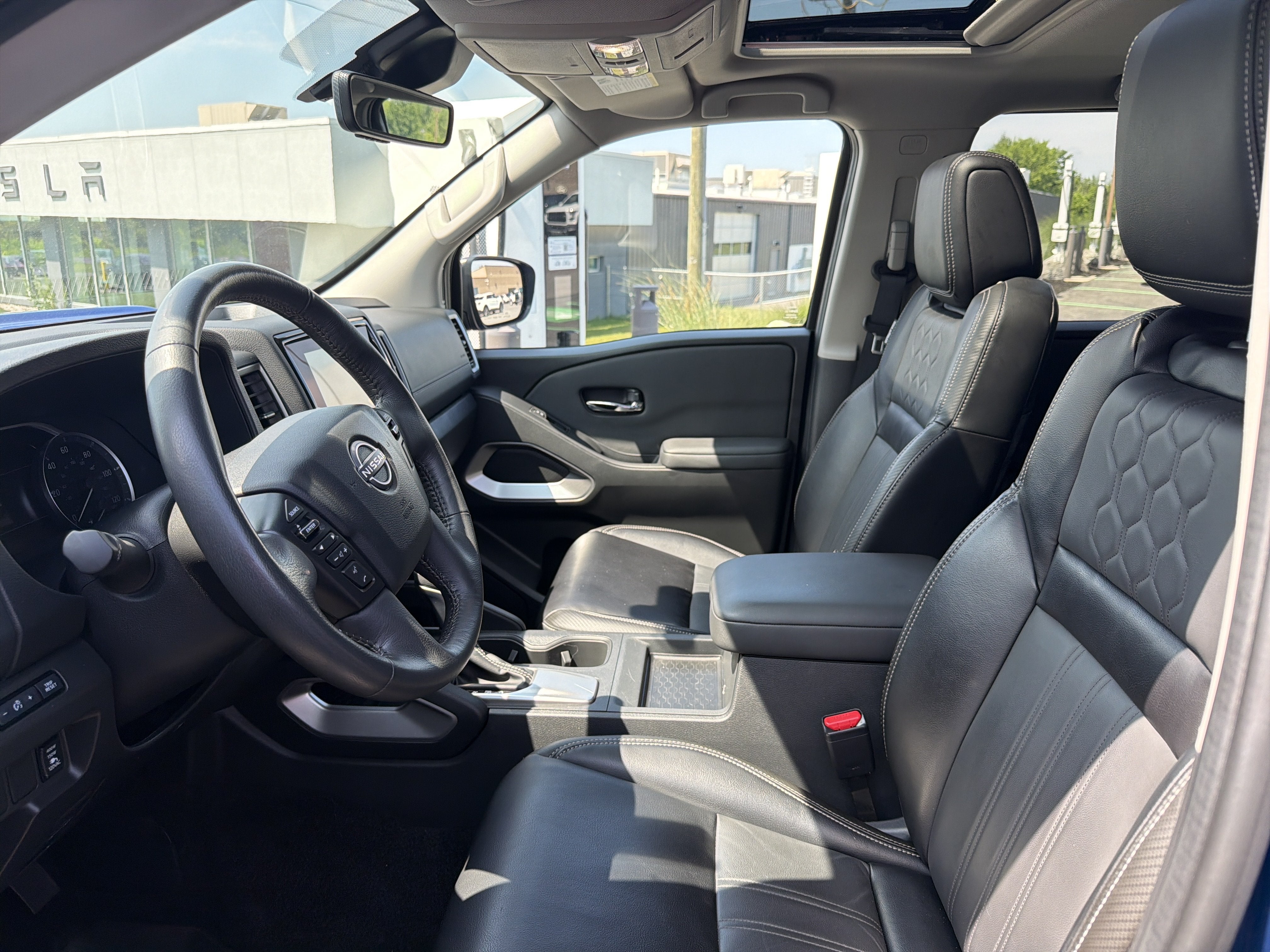 2024 Nissan Frontier SL