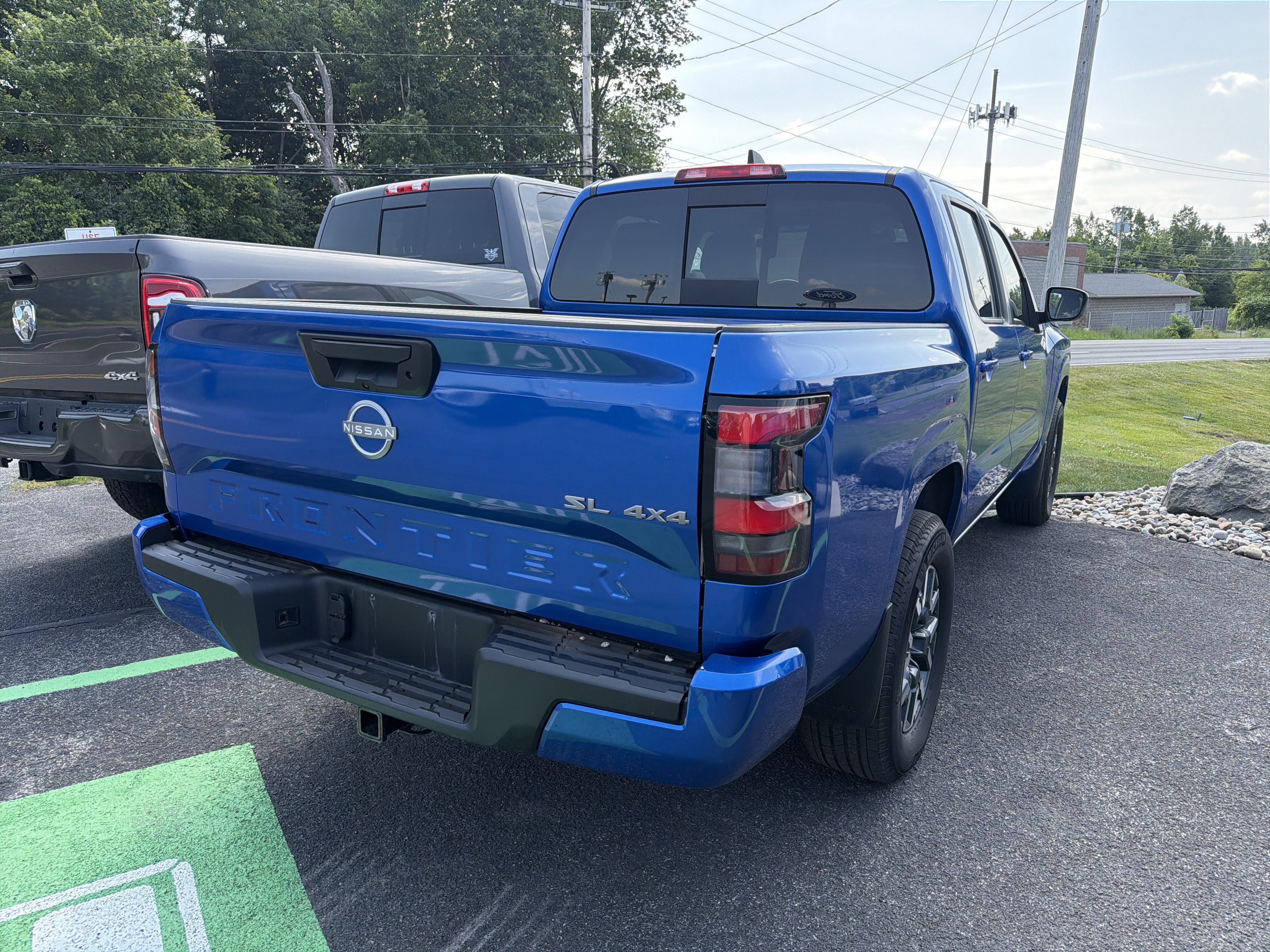 2024 Nissan Frontier SL