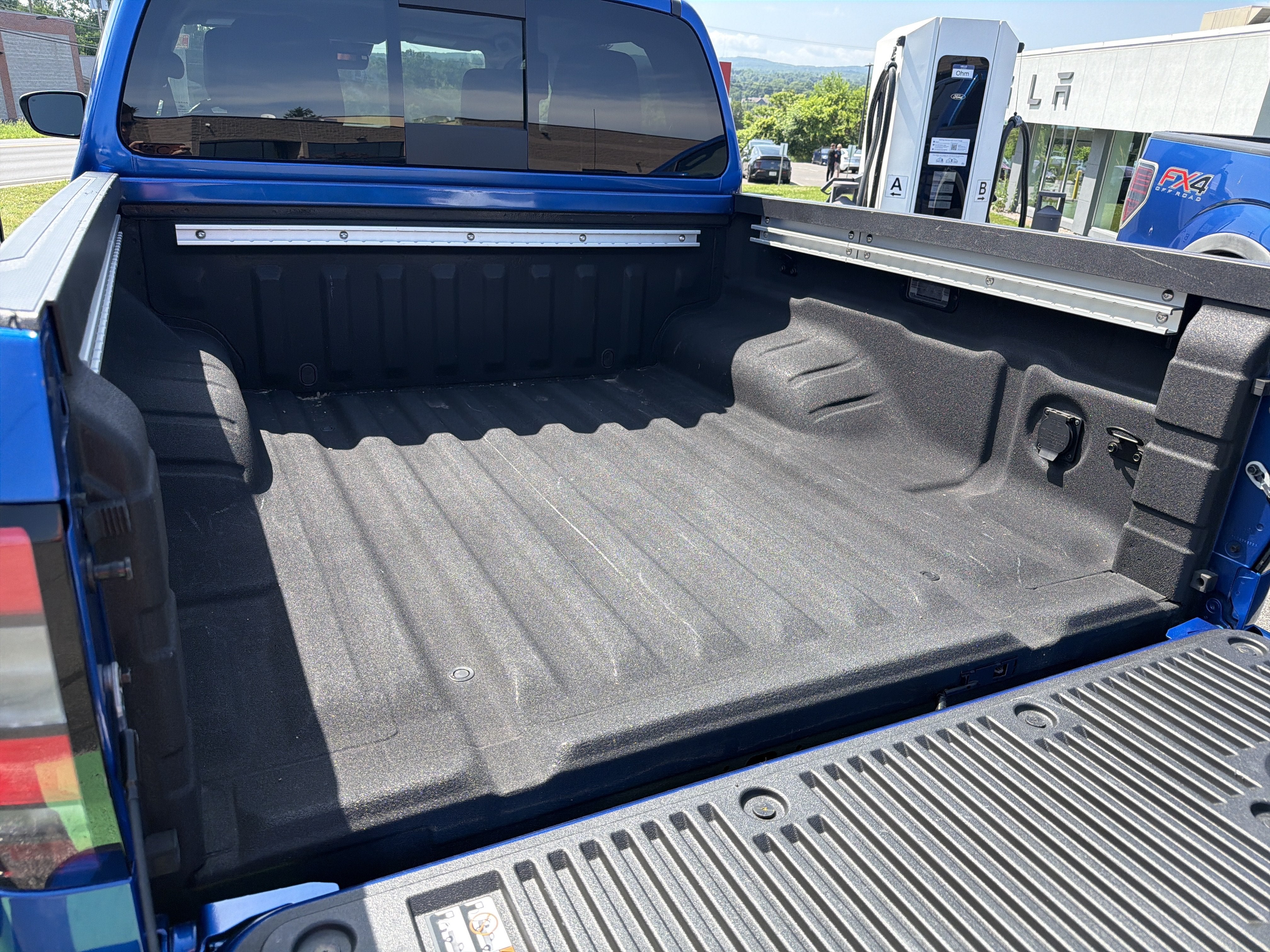 2024 Nissan Frontier SL