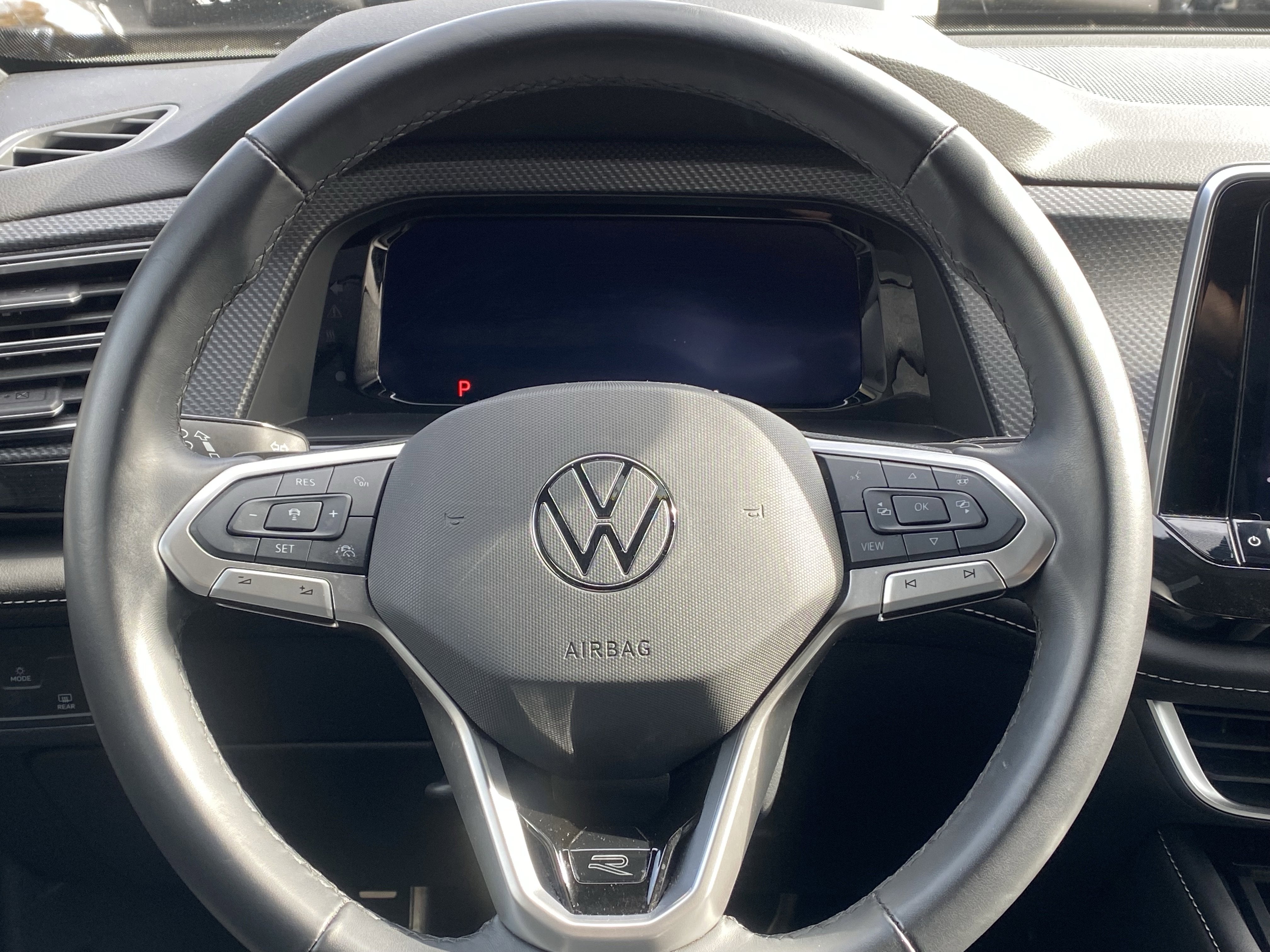 2025 Volkswagen Atlas Cross Sport 2.0T SEL R-Line Black