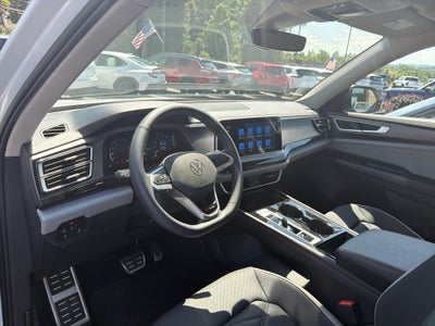 2024 Volkswagen Atlas 2.0T Peak Edition SE w/Technology 4MOTION