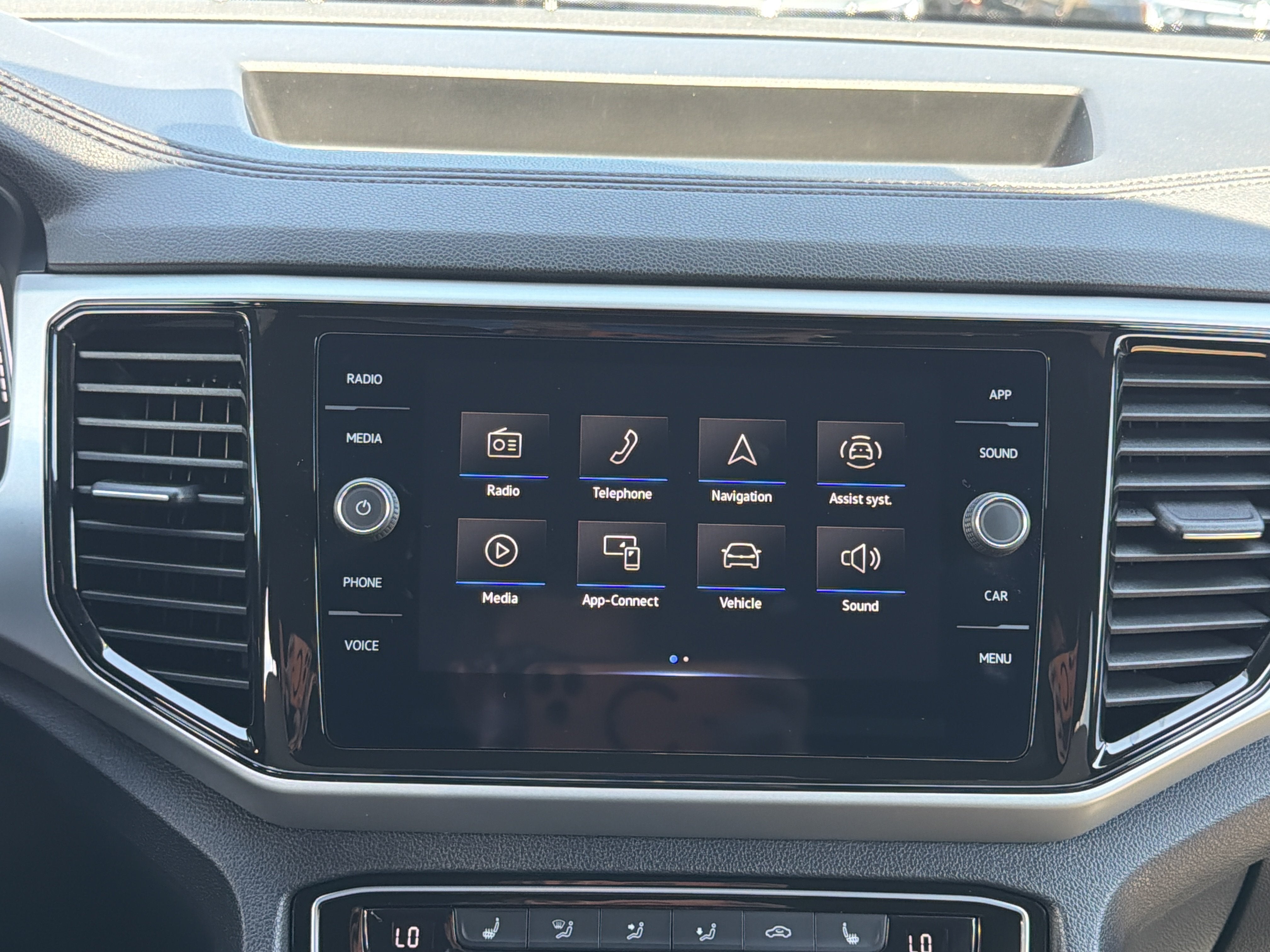 2023 Volkswagen Atlas Cross Sport 2.0T SE w/Technology 4MOTION