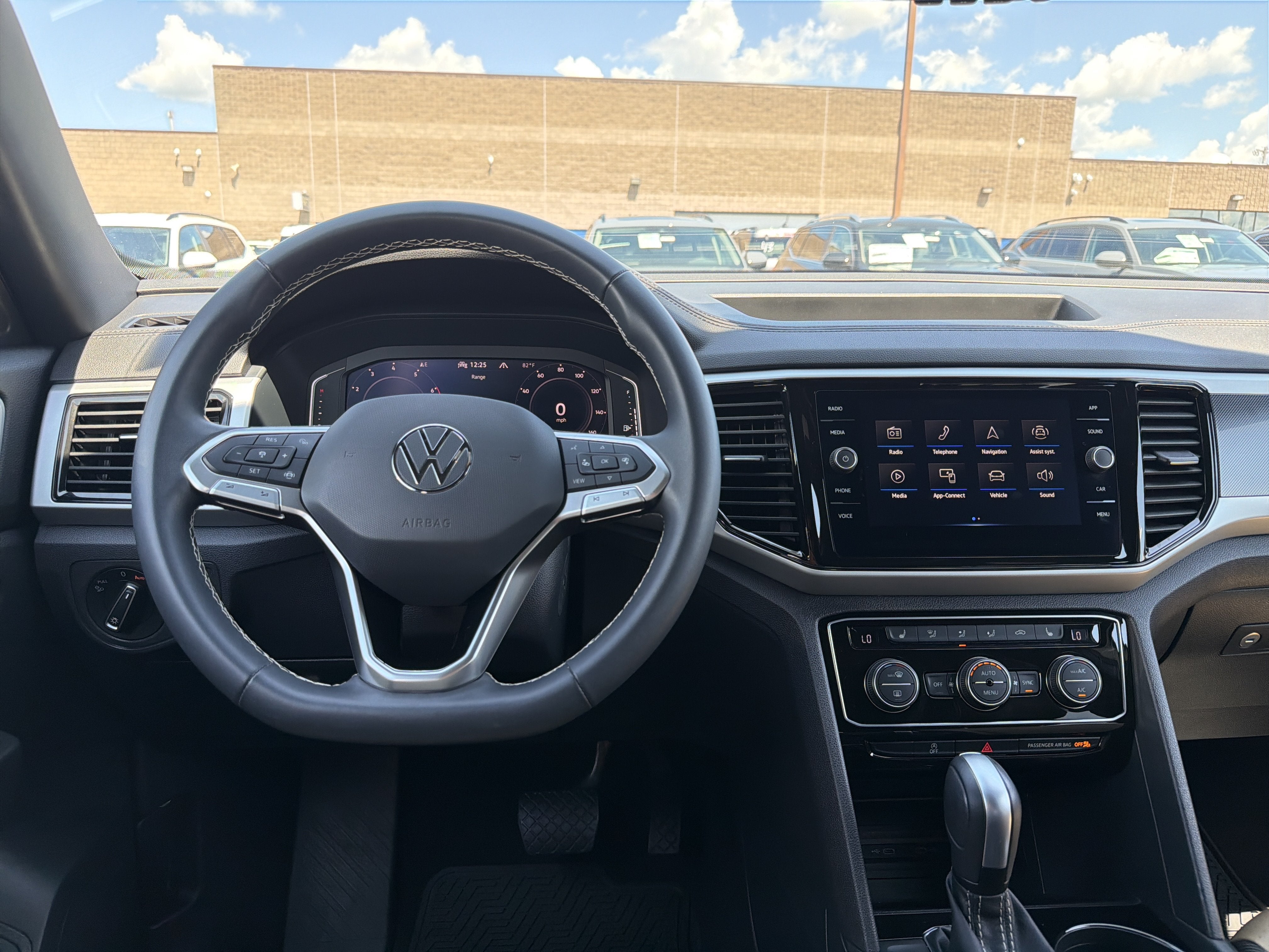 2023 Volkswagen Atlas Cross Sport 2.0T SE w/Technology 4MOTION