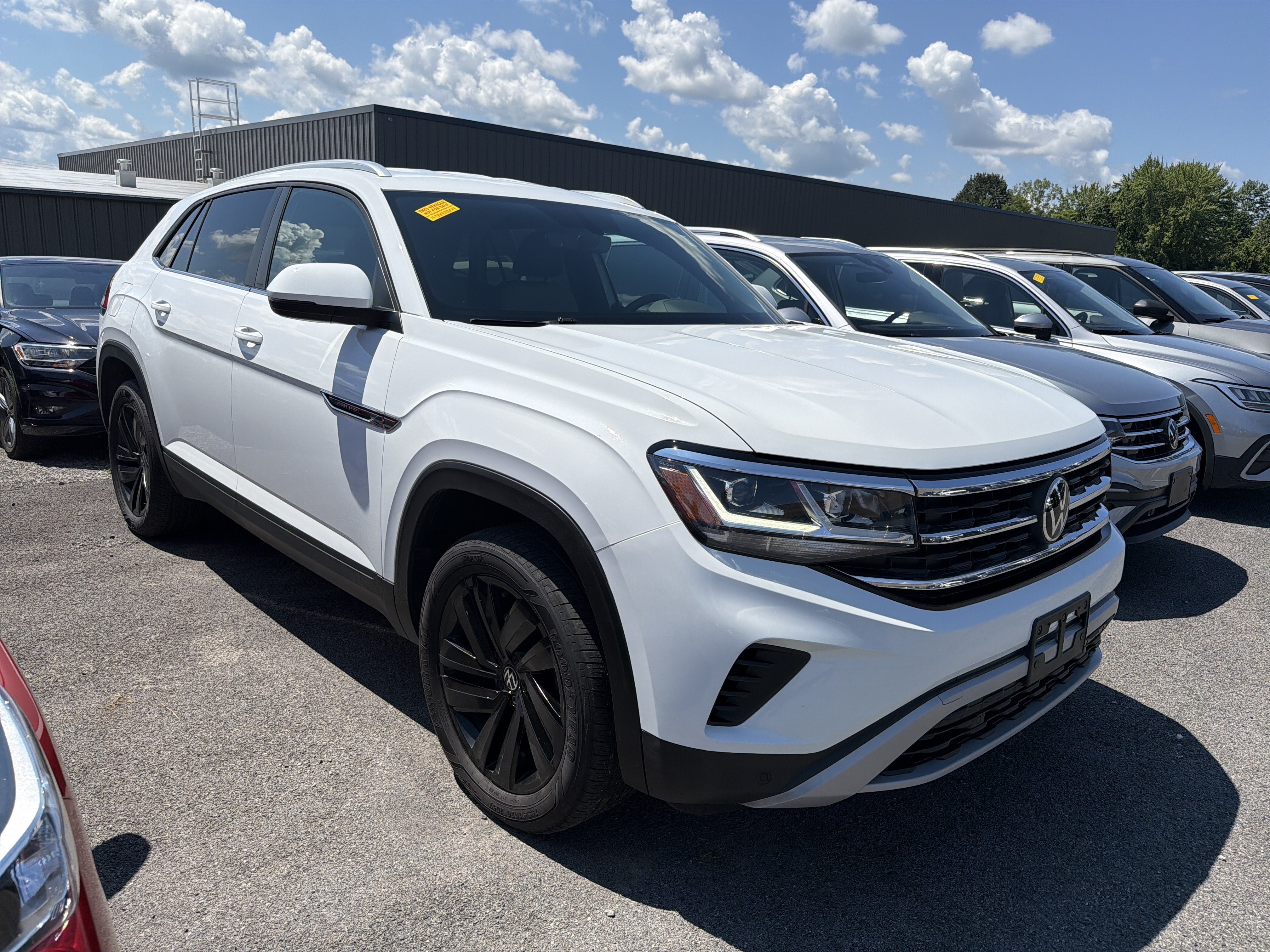 2023 Volkswagen Atlas Cross Sport 2.0T SE w/Technology 4MOTION