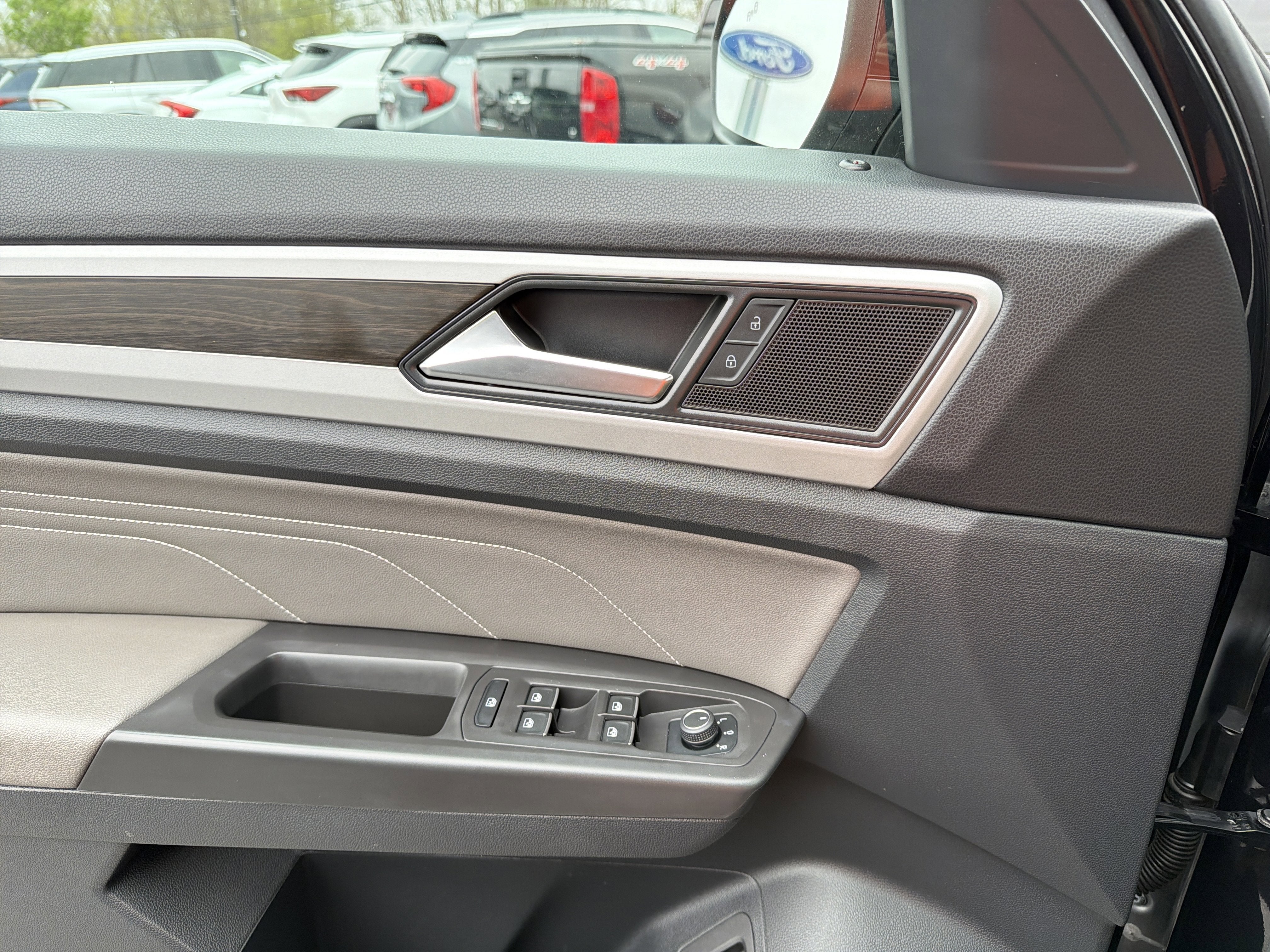 2023 Volkswagen Atlas 2.0T SE w/Technology 4MOTION