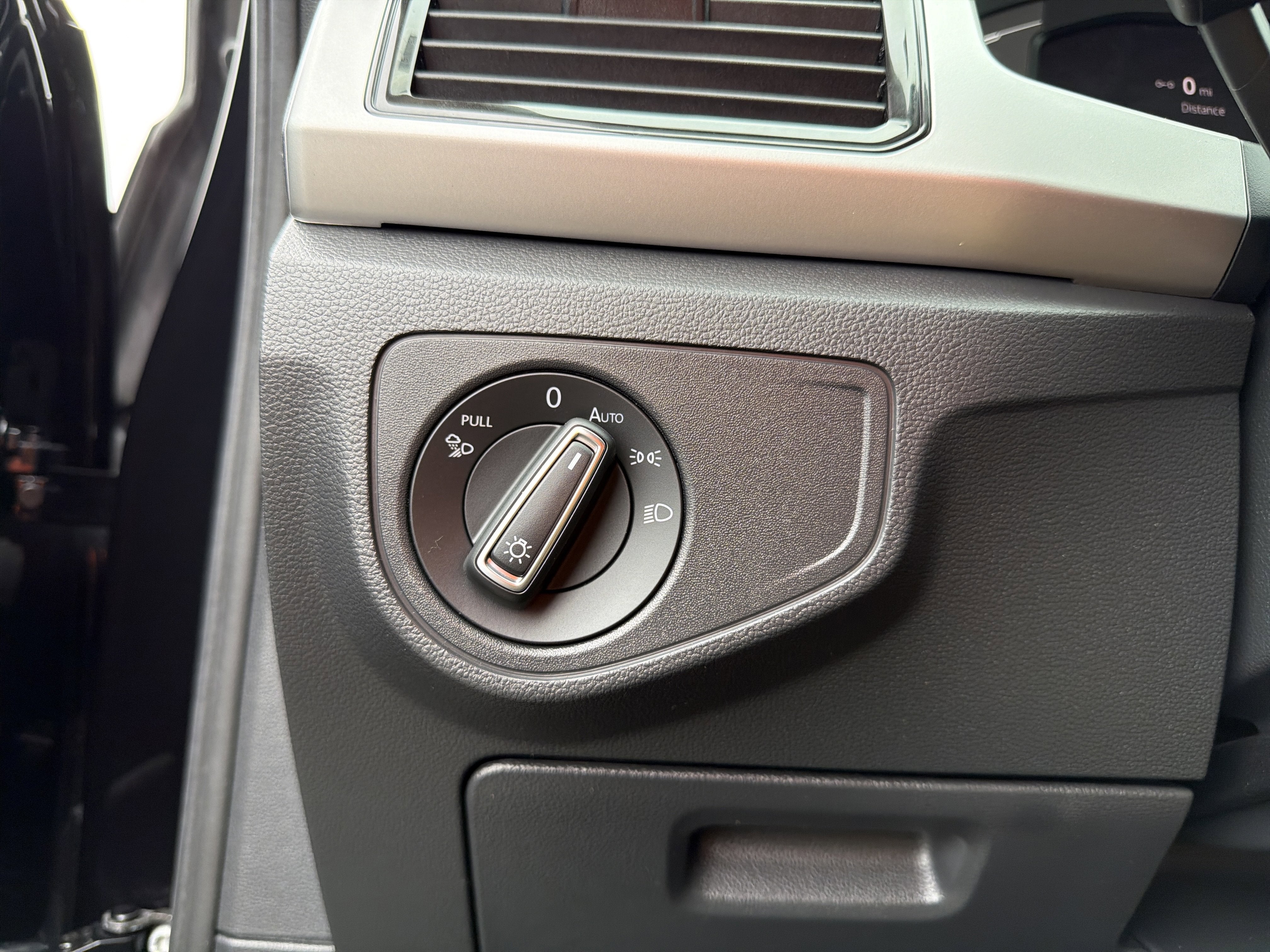 2023 Volkswagen Atlas 2.0T SE w/Technology 4MOTION