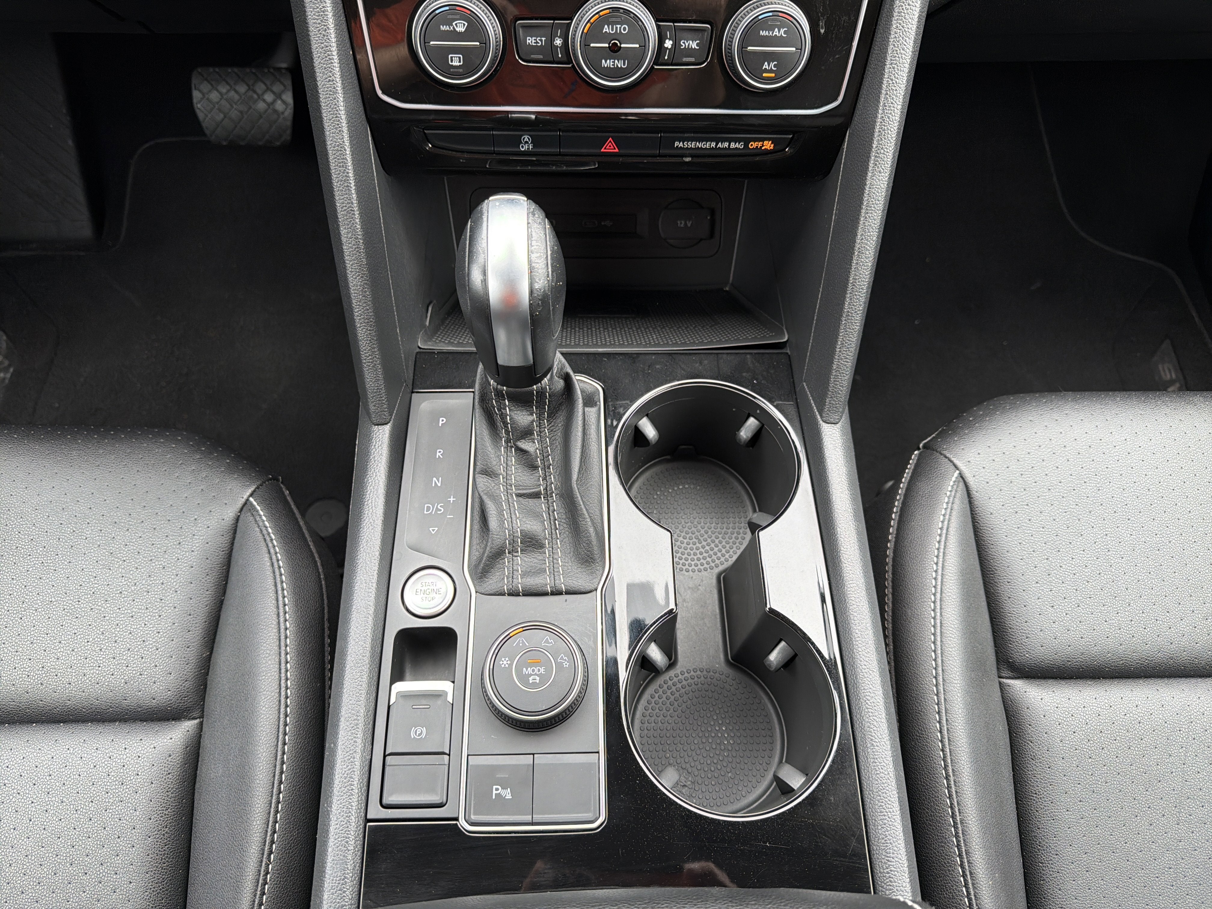 2023 Volkswagen Atlas 2.0T SE w/Technology 4MOTION