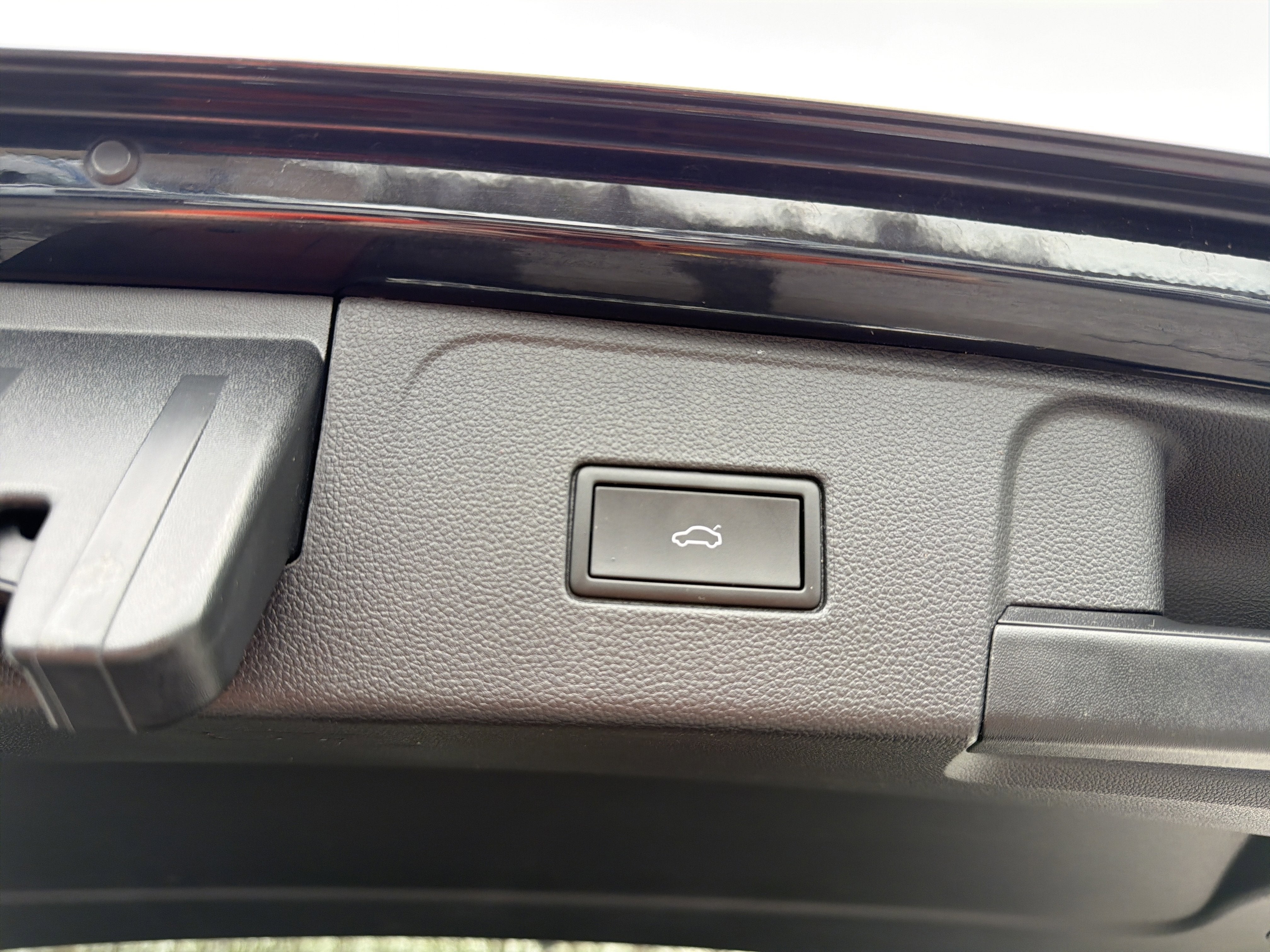 2023 Volkswagen Atlas 2.0T SE w/Technology 4MOTION