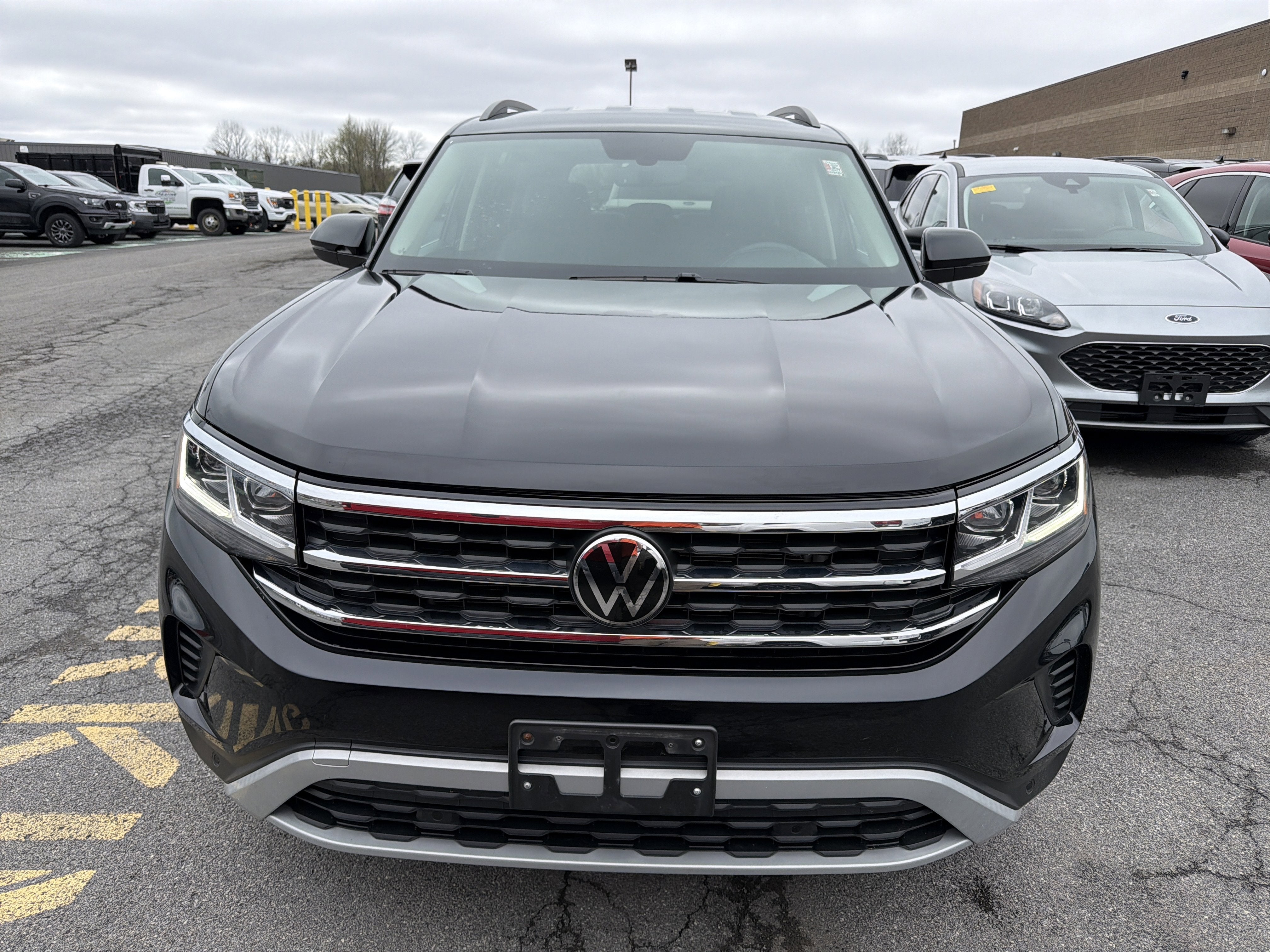 2023 Volkswagen Atlas 2.0T SE w/Technology 4MOTION