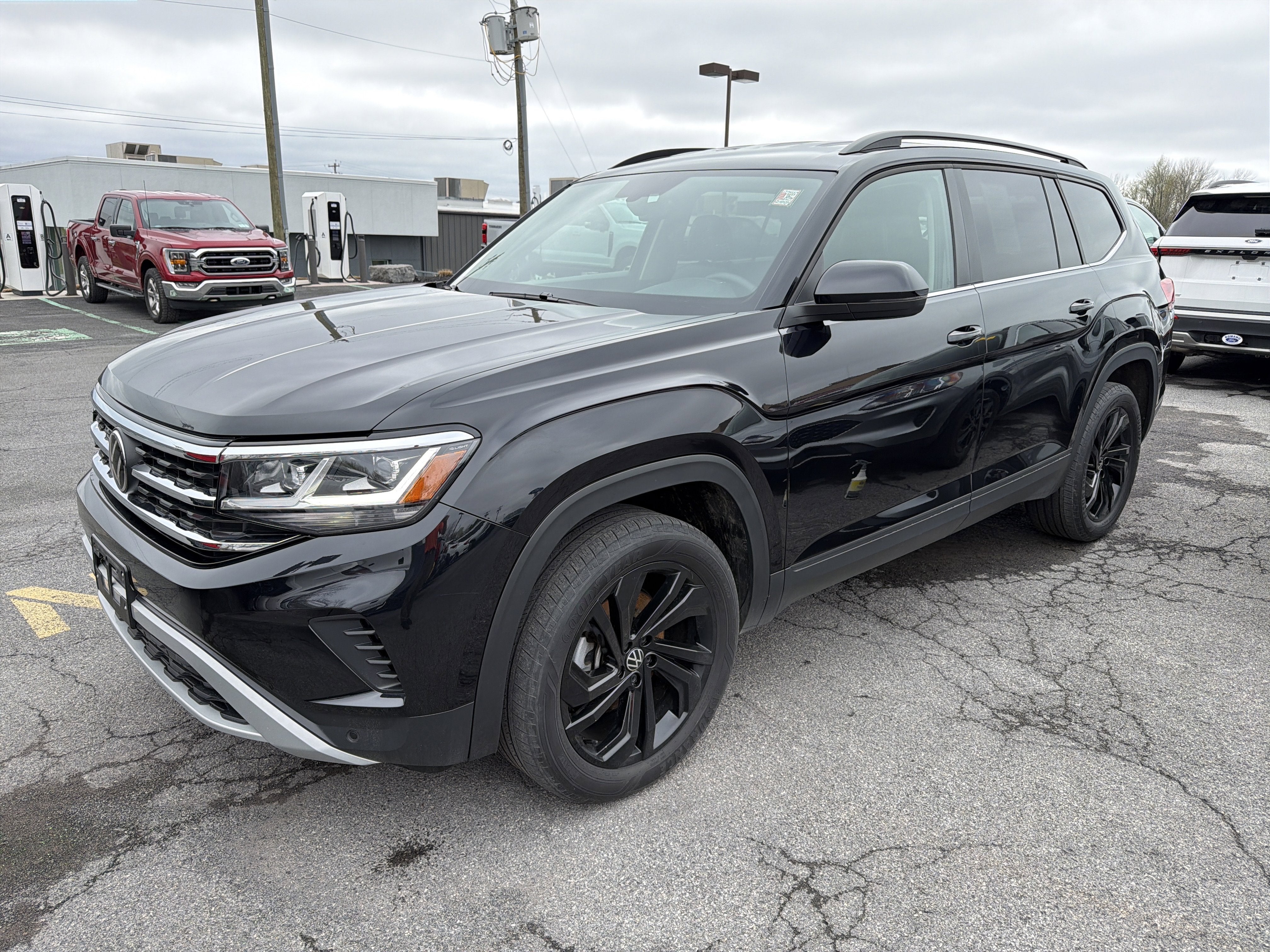 2023 Volkswagen Atlas 2.0T SE w/Technology 4MOTION