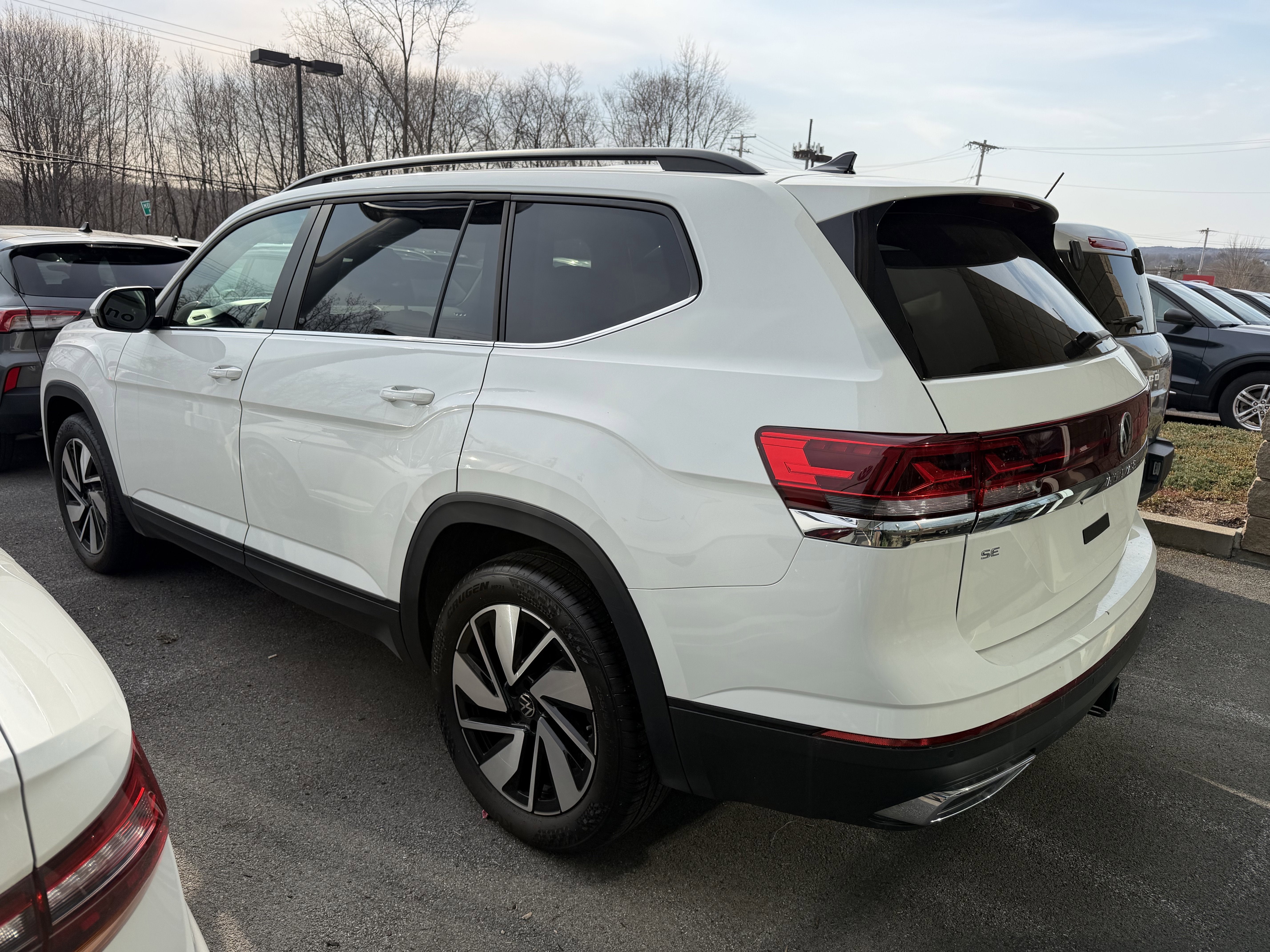 2025 Volkswagen Atlas 2.0T SE w/Technology 4MOTION