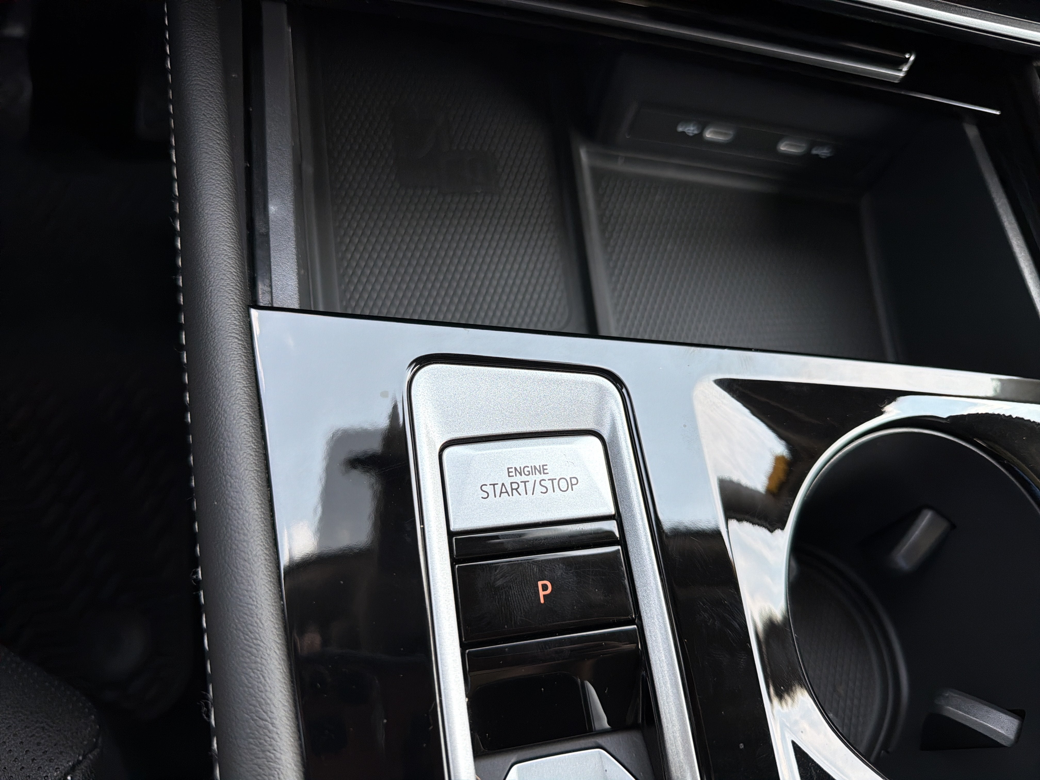 2024 Volkswagen Atlas 2.0T SE w/Technology 4MOTION
