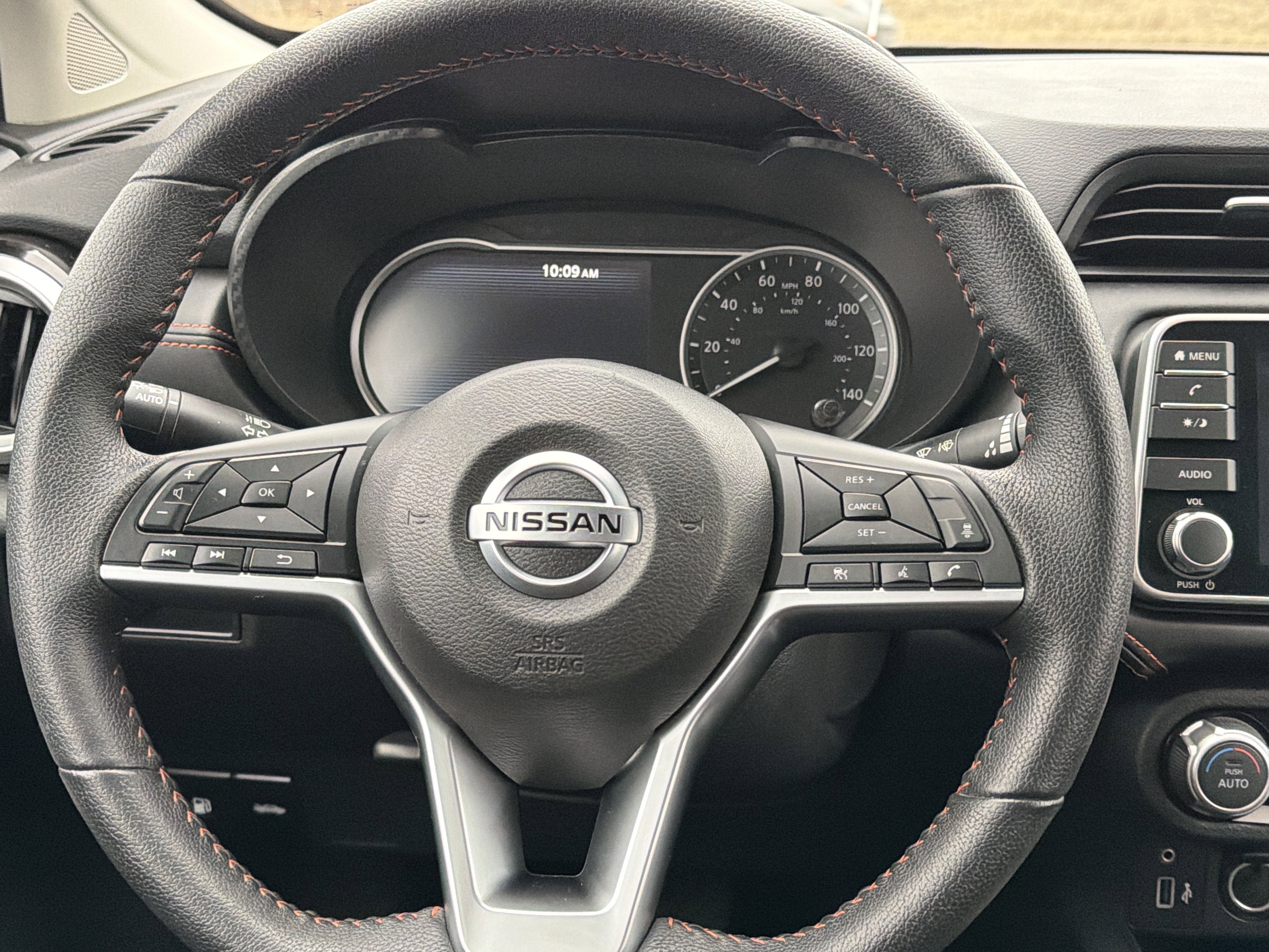 2022 Nissan Versa SR