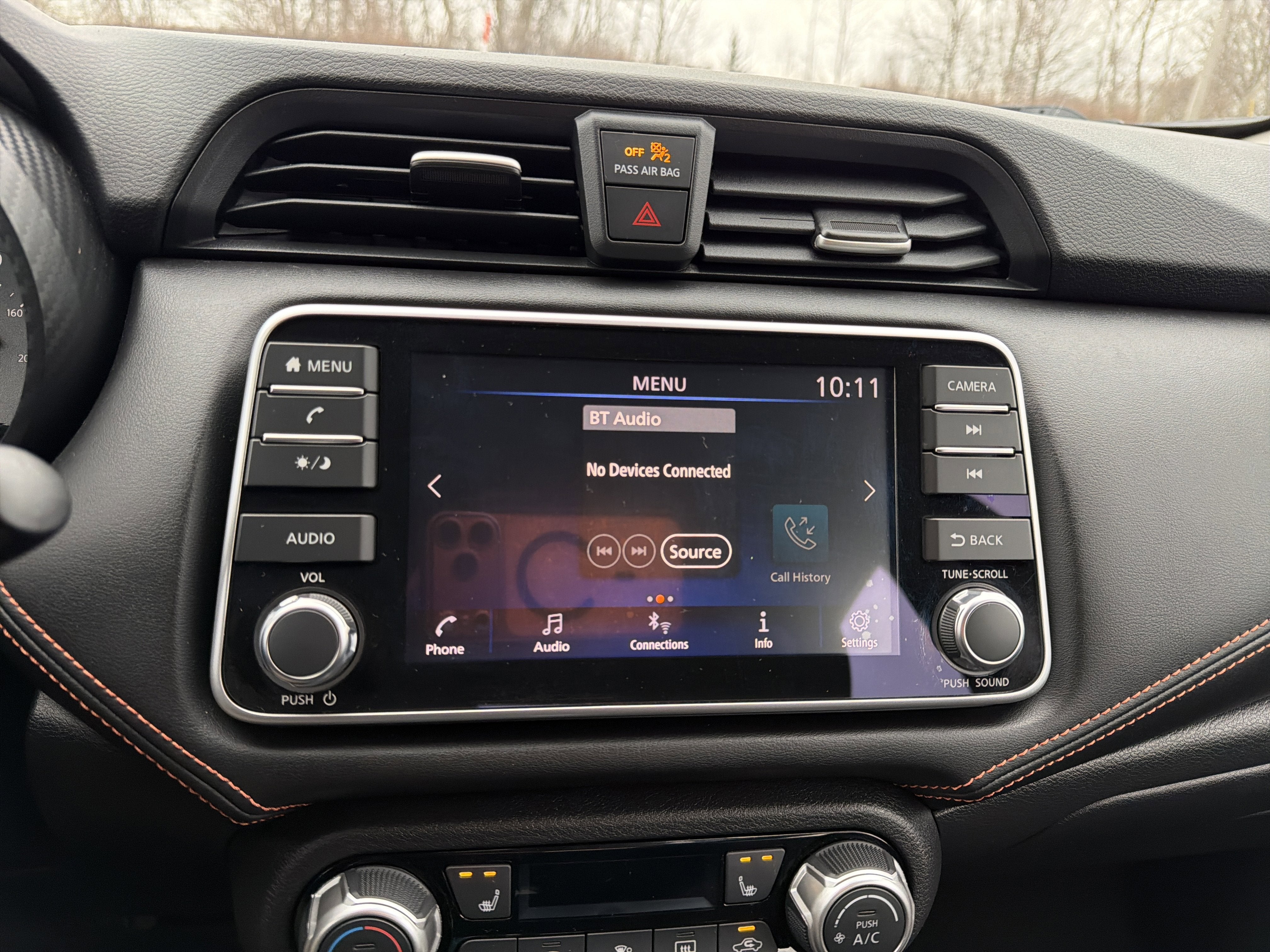 2022 Nissan Versa SR