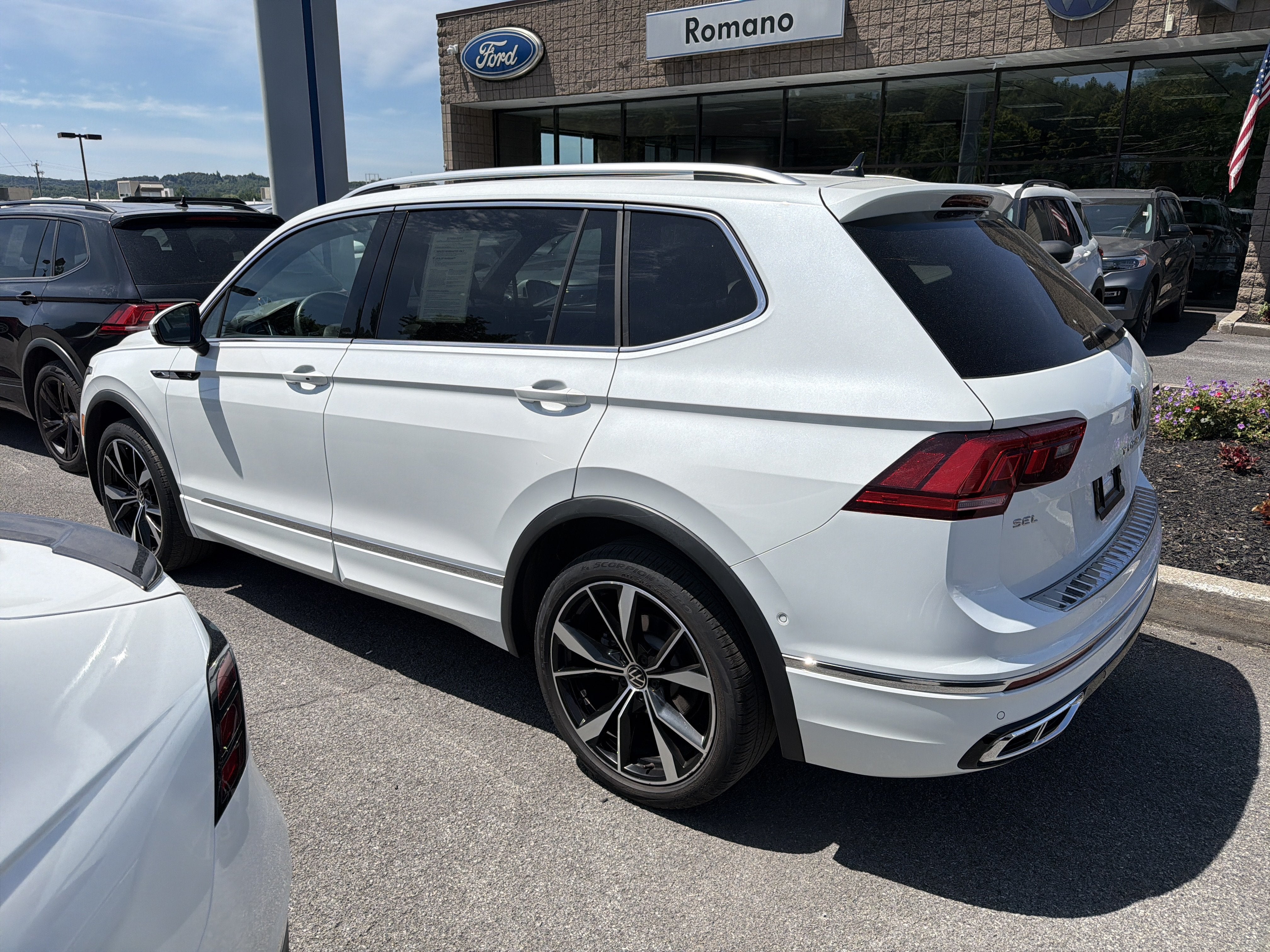 2024 Volkswagen Tiguan 2.0T SEL R-Line 4MOTION