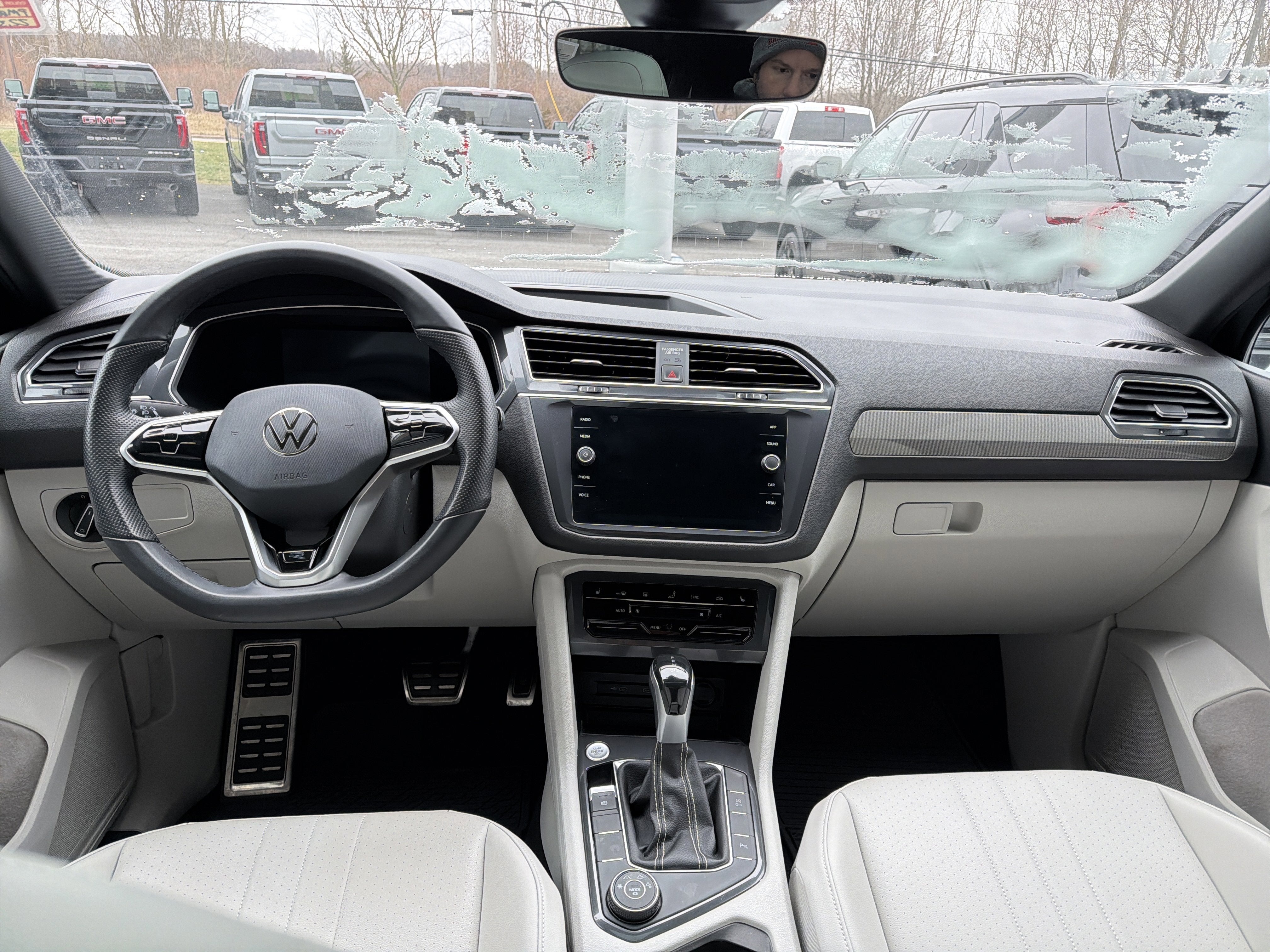 2023 Volkswagen Tiguan SE R-Line Black