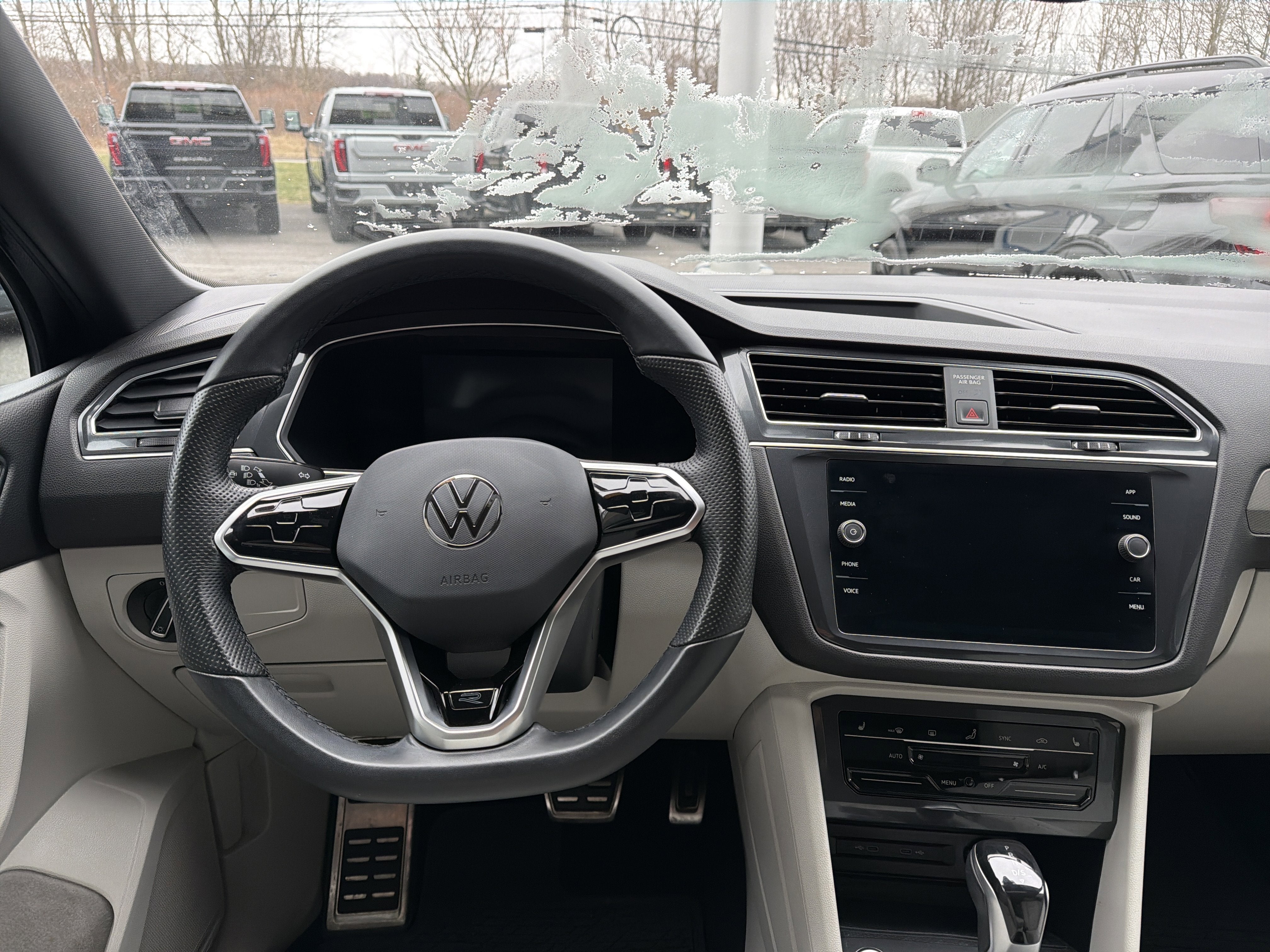 2023 Volkswagen Tiguan SE R-Line Black