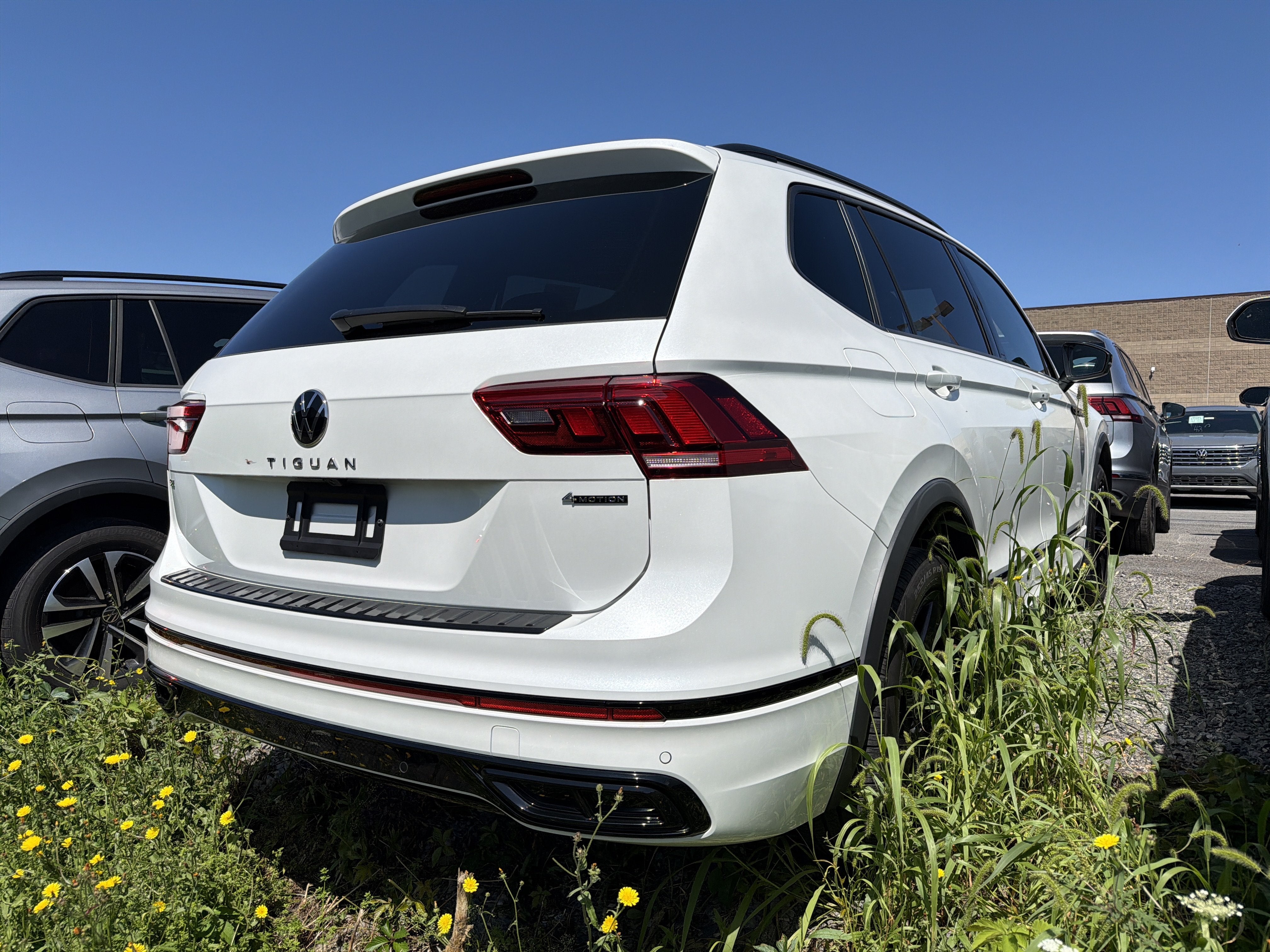2024 Volkswagen Tiguan 2.0T SE R-Line Black 4MOTION