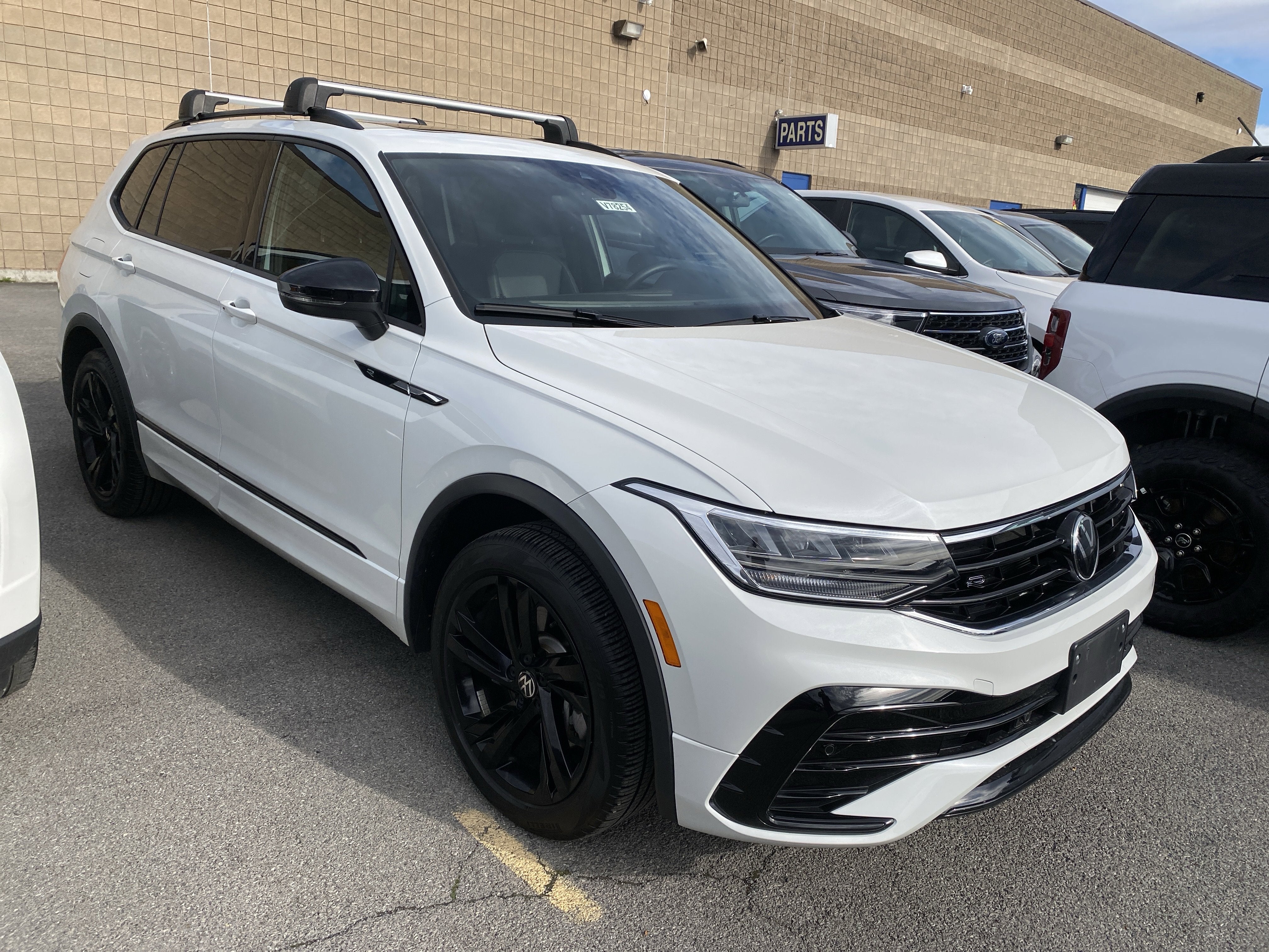 2024 Volkswagen Tiguan SE R-Line Black