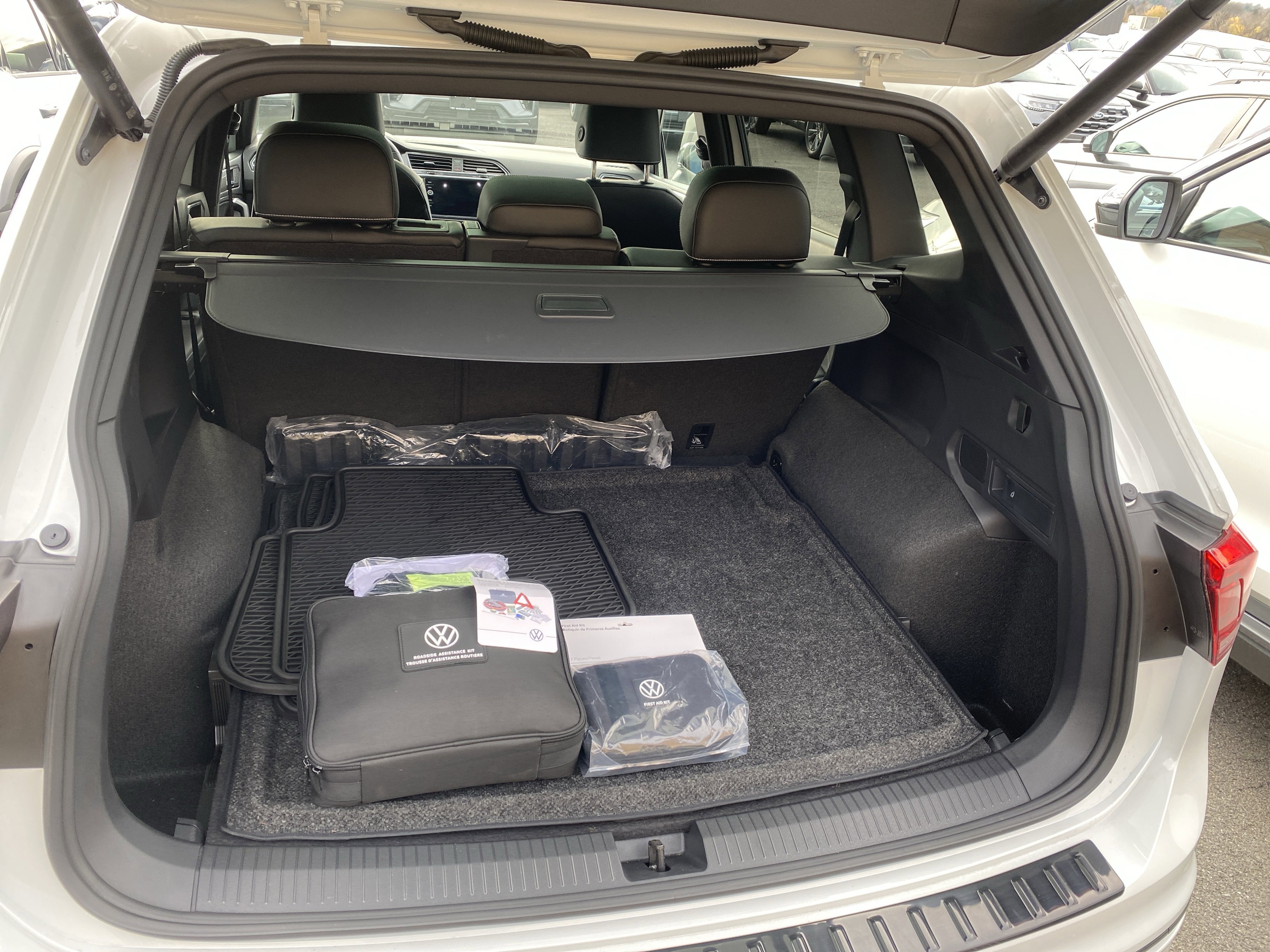 2024 Volkswagen Tiguan SE R-Line Black