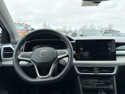 2025 Volkswagen Taos SE 4MOTION