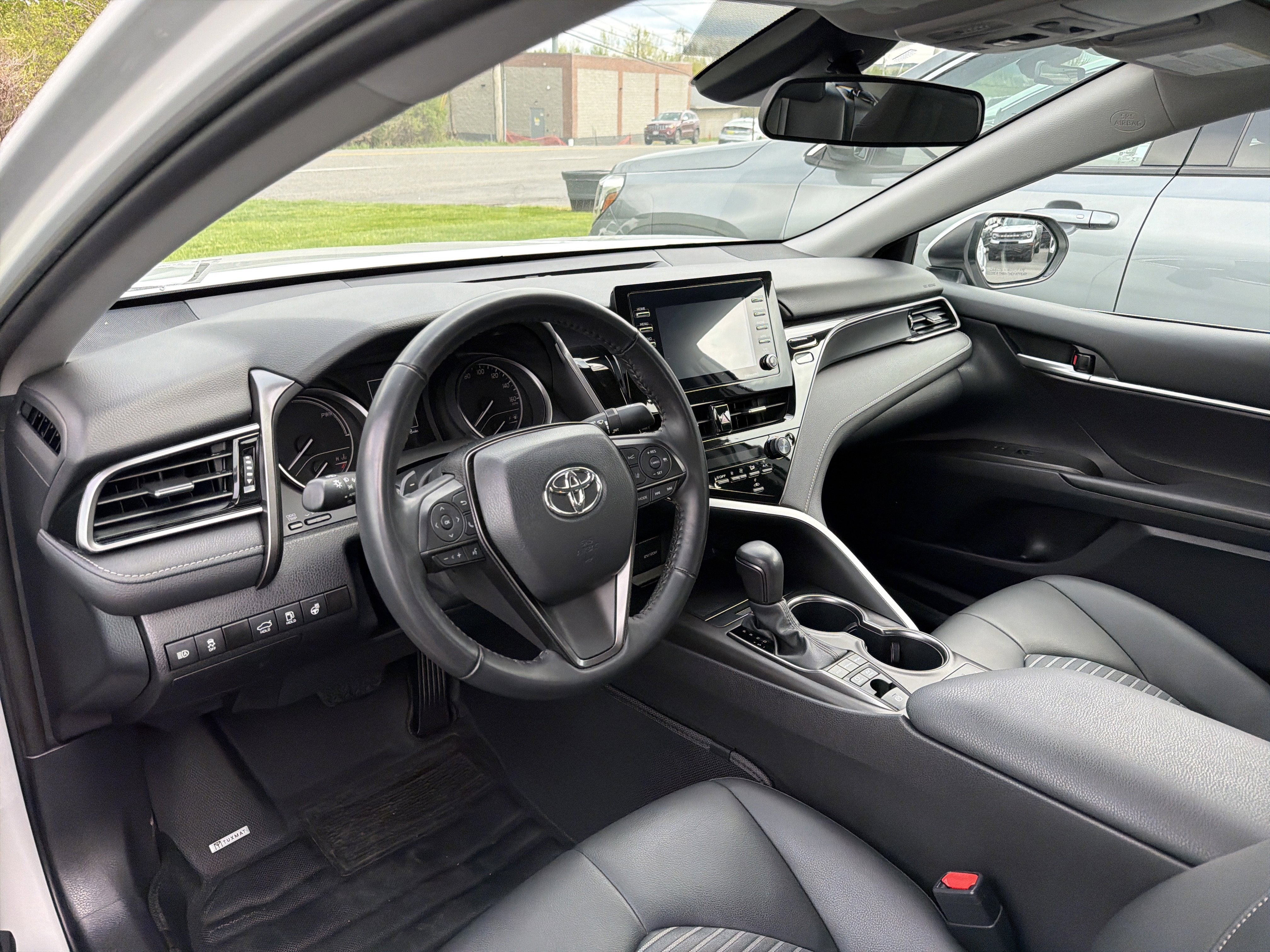 2023 Toyota Camry Hybrid SE