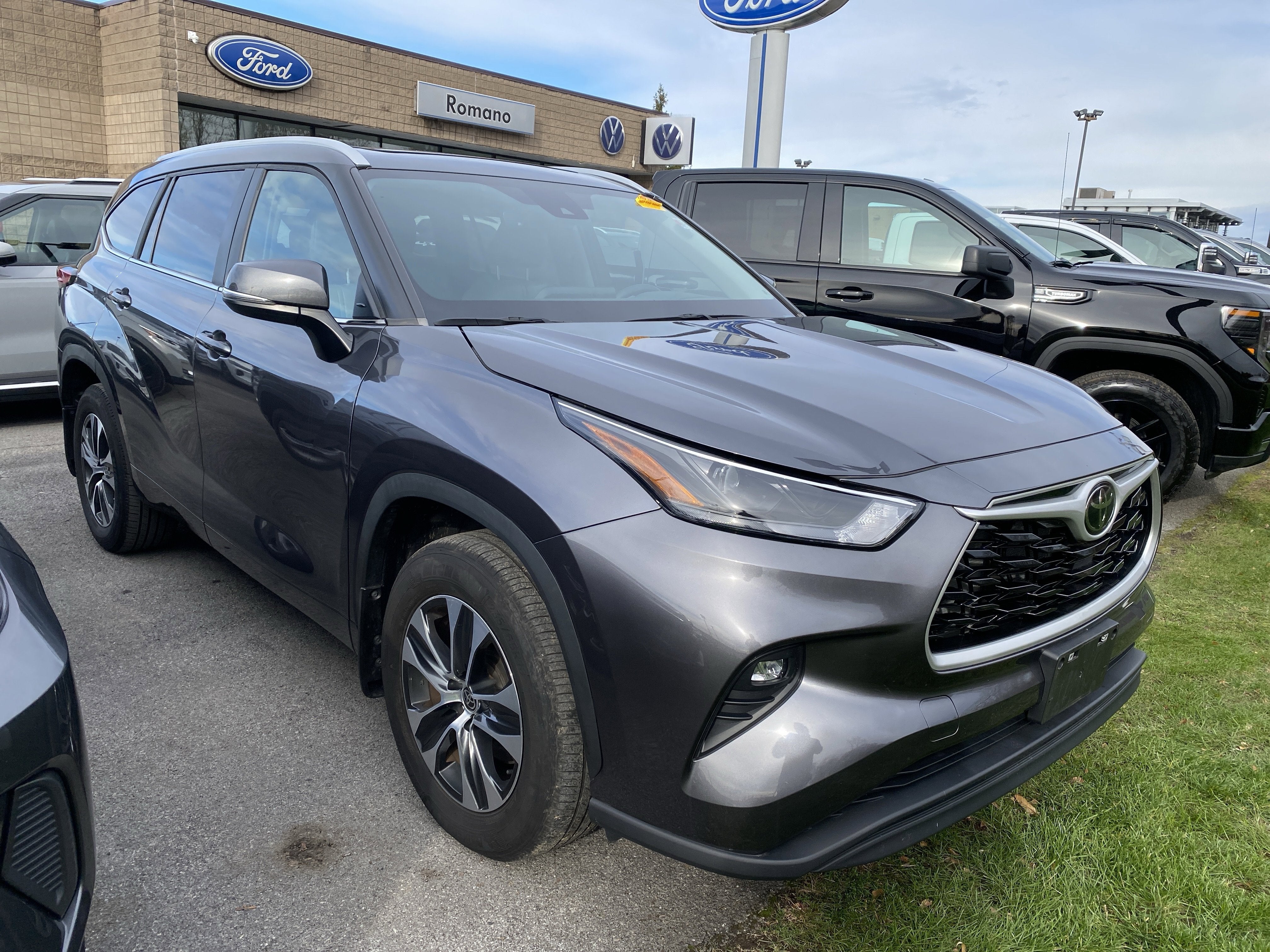 2023 Toyota Highlander XLE