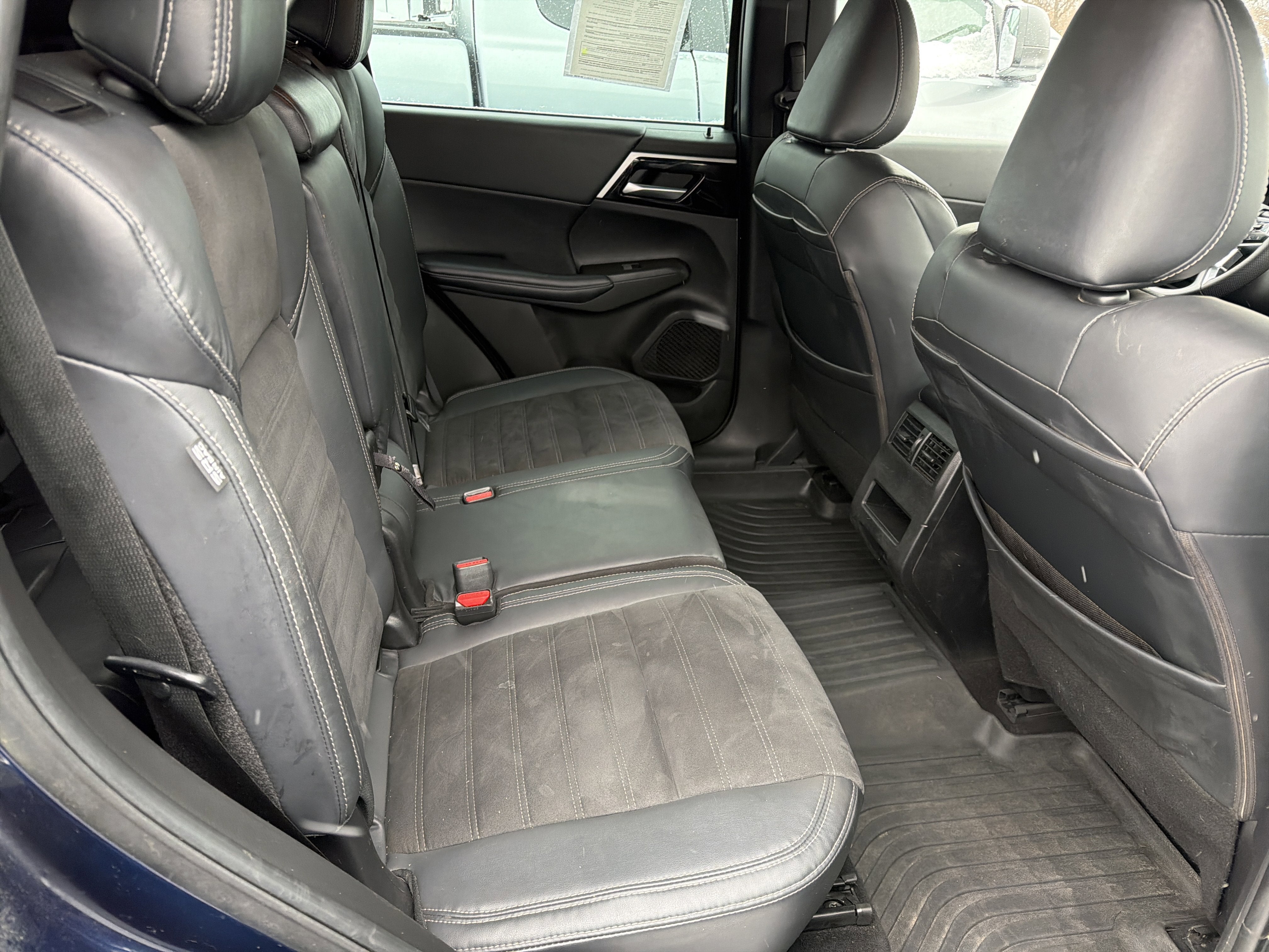 2023 Mitsubishi Outlander SE Black Edition