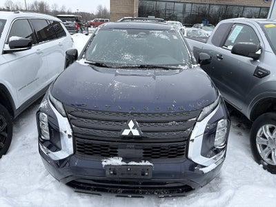 2023 Mitsubishi Outlander SE Black Edition