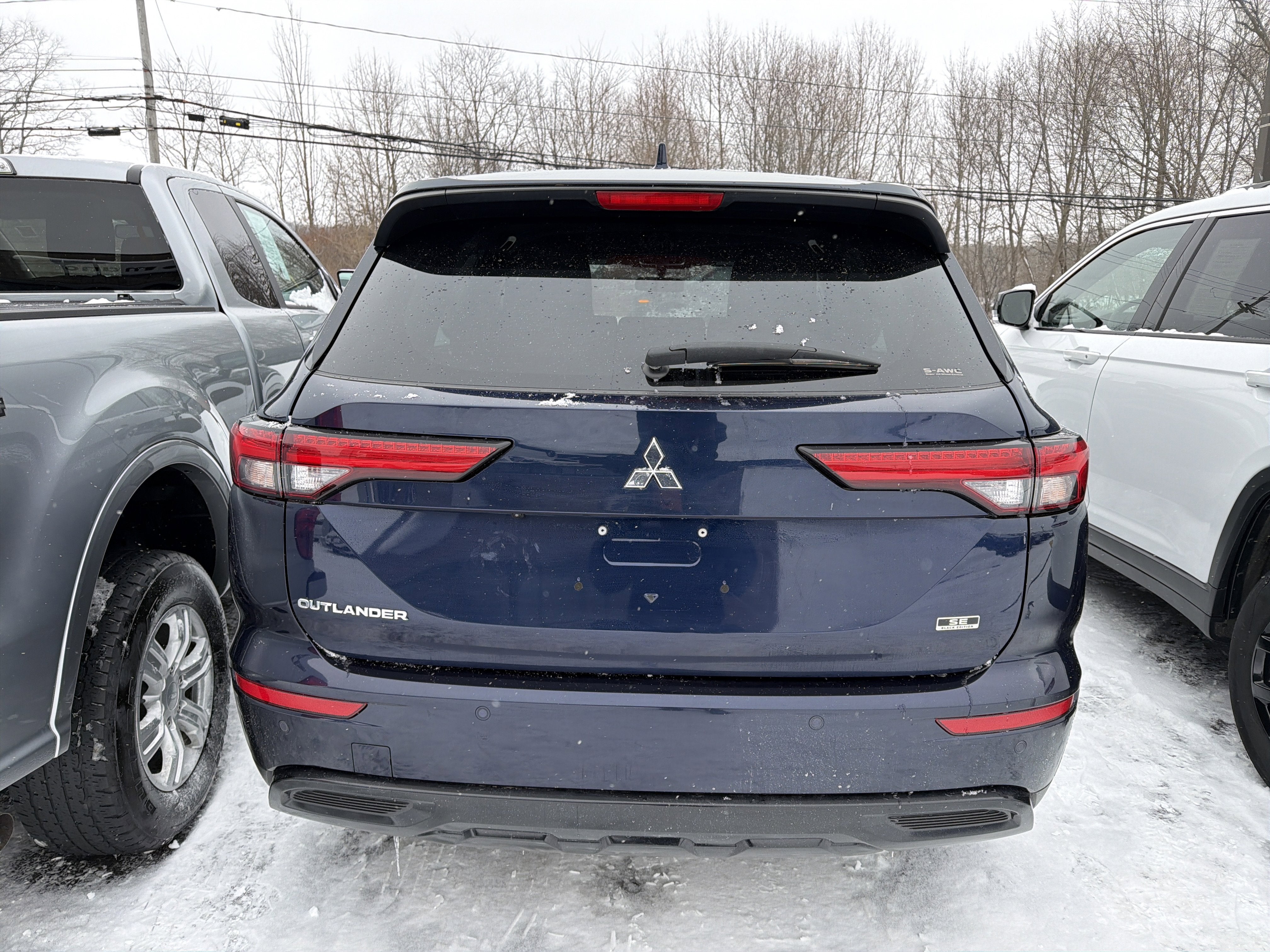 2023 Mitsubishi Outlander SE Black Edition