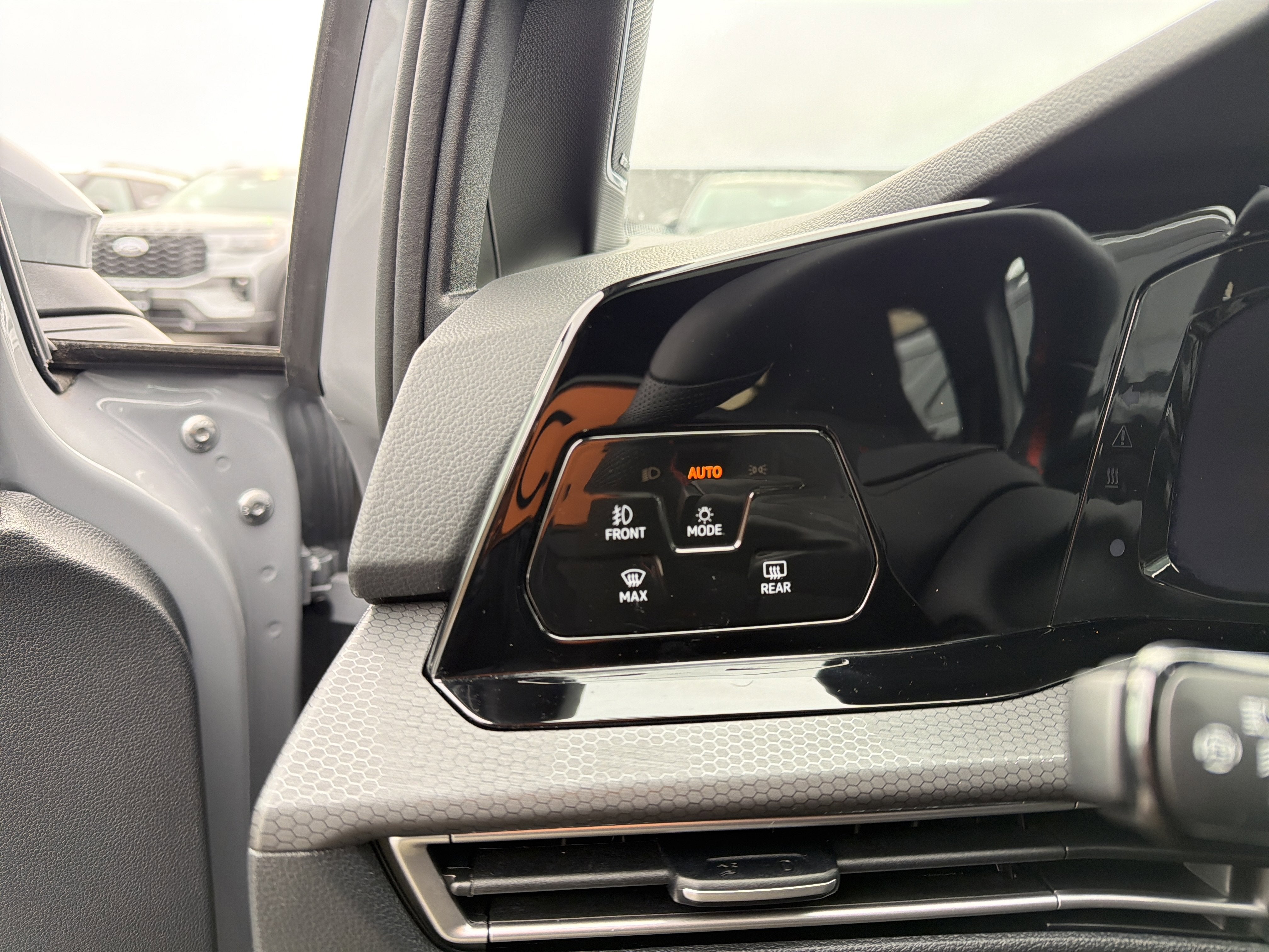 2023 Volkswagen Golf GTI SE