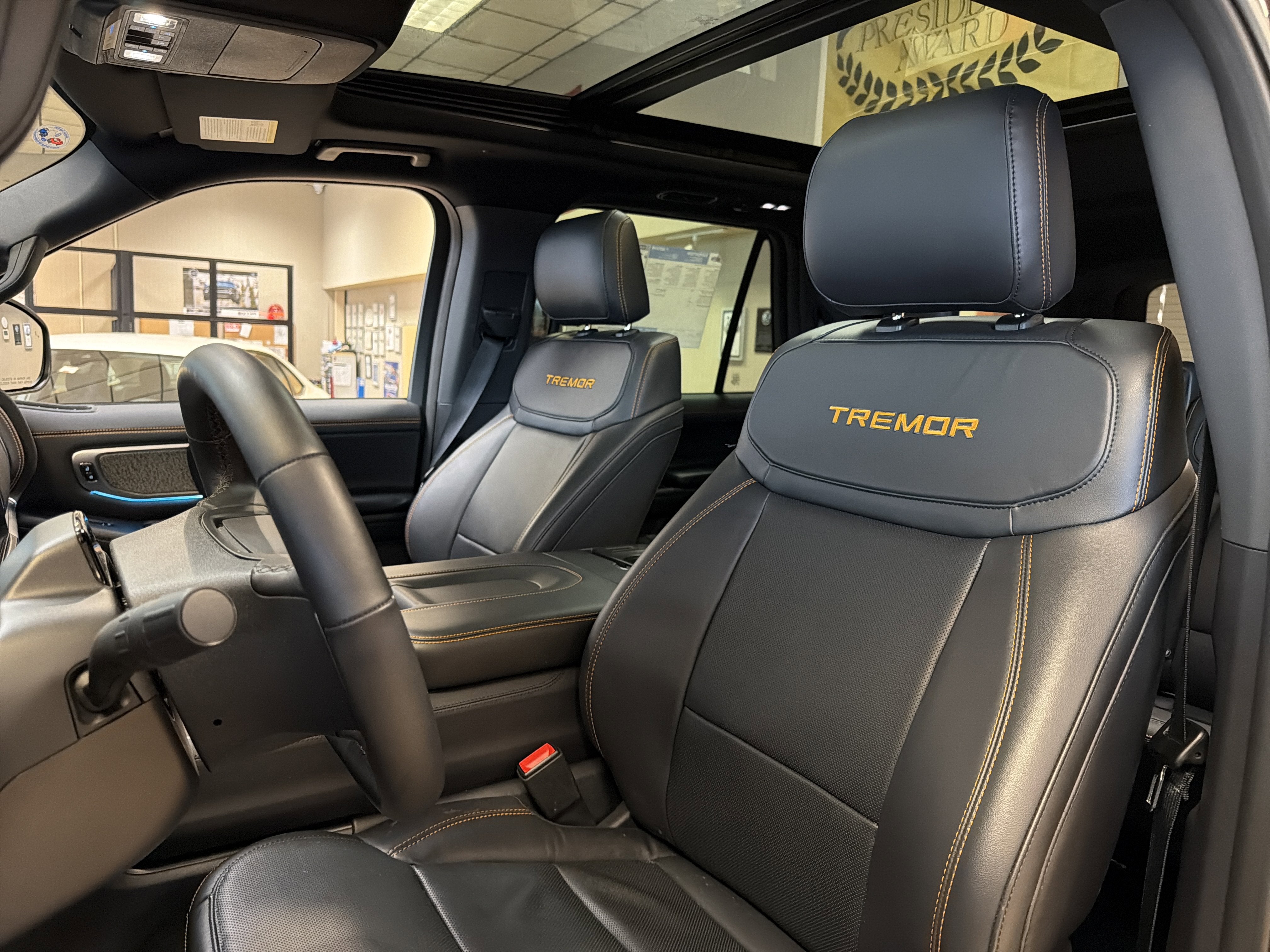 2025 Ford Expedition TREMOR®